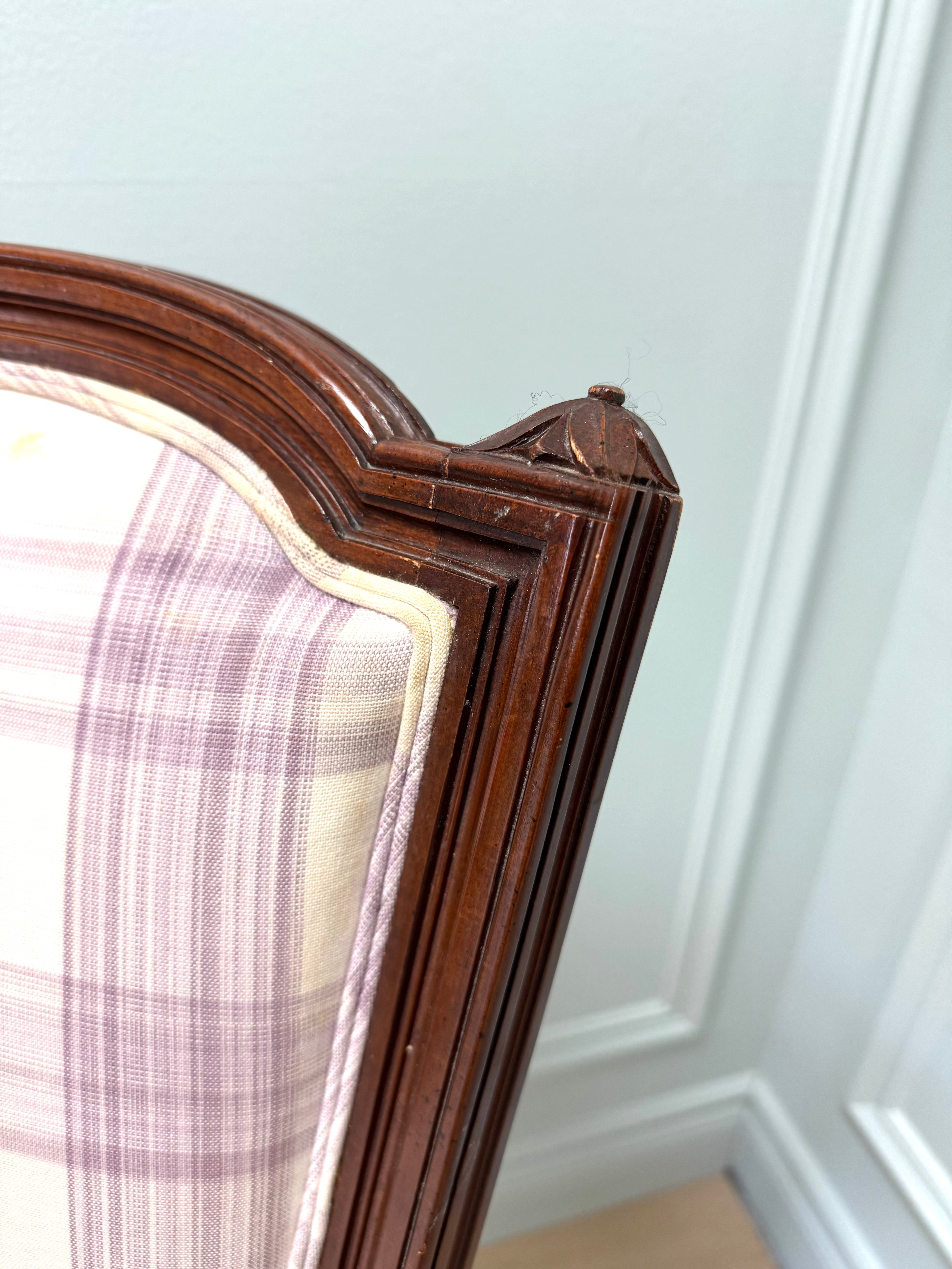 LOUIS XVI Lilac Plaid Chair