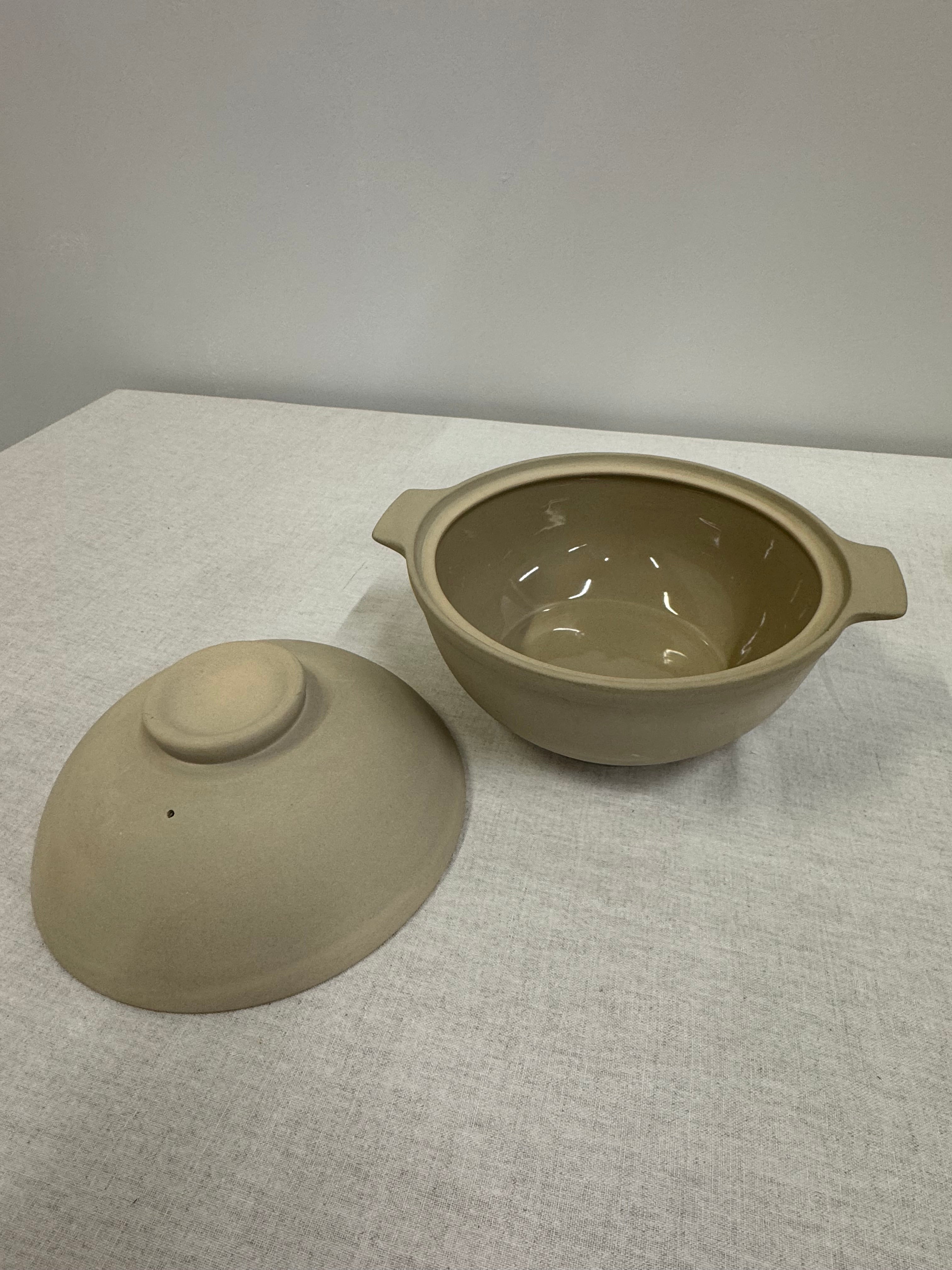 SASSAFRASS Superstone Bread Dome & Cookbook