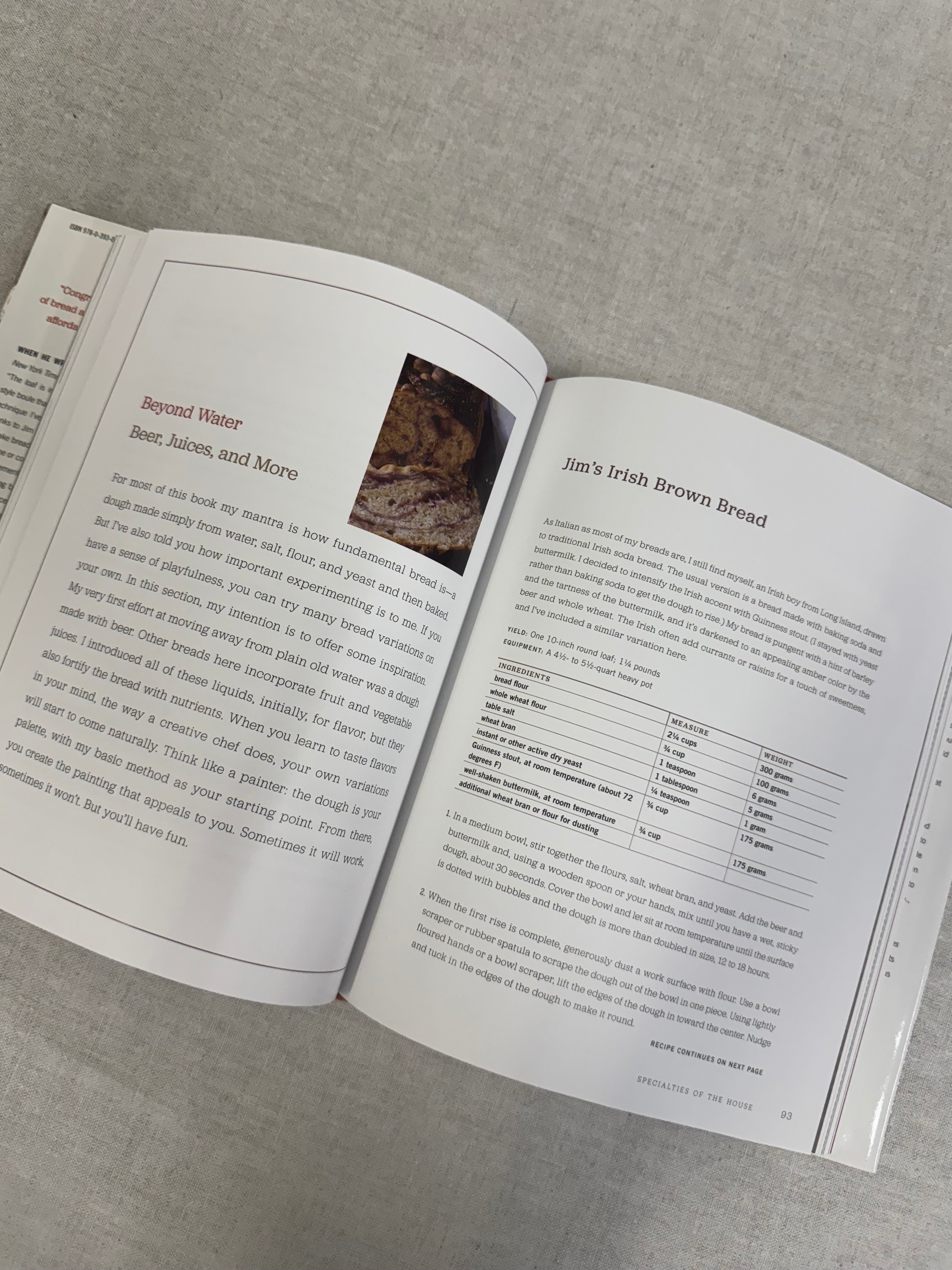 SASSAFRASS Superstone Bread Dome & Cookbook