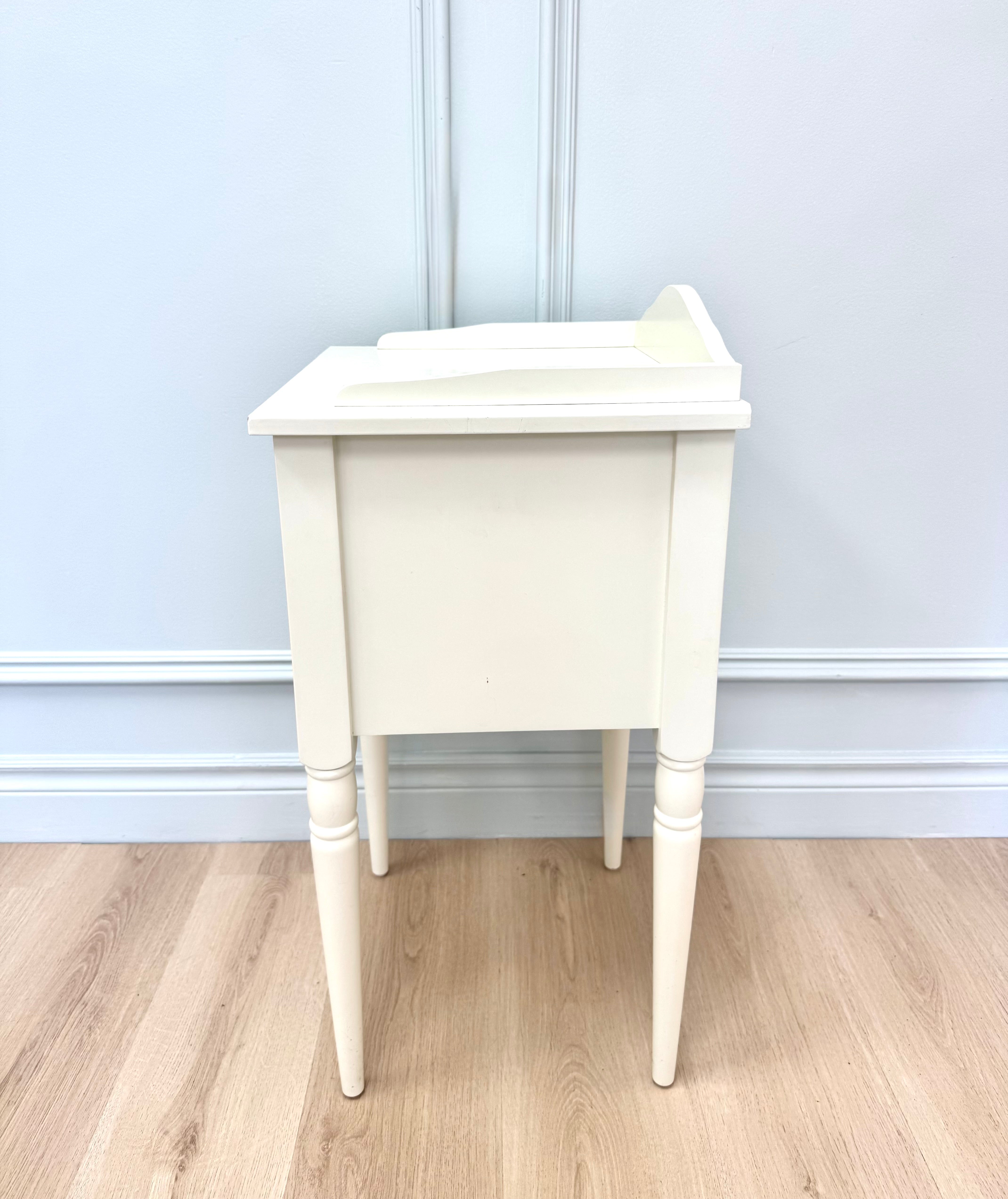 POTTERY BARN KIDS White Night Stand