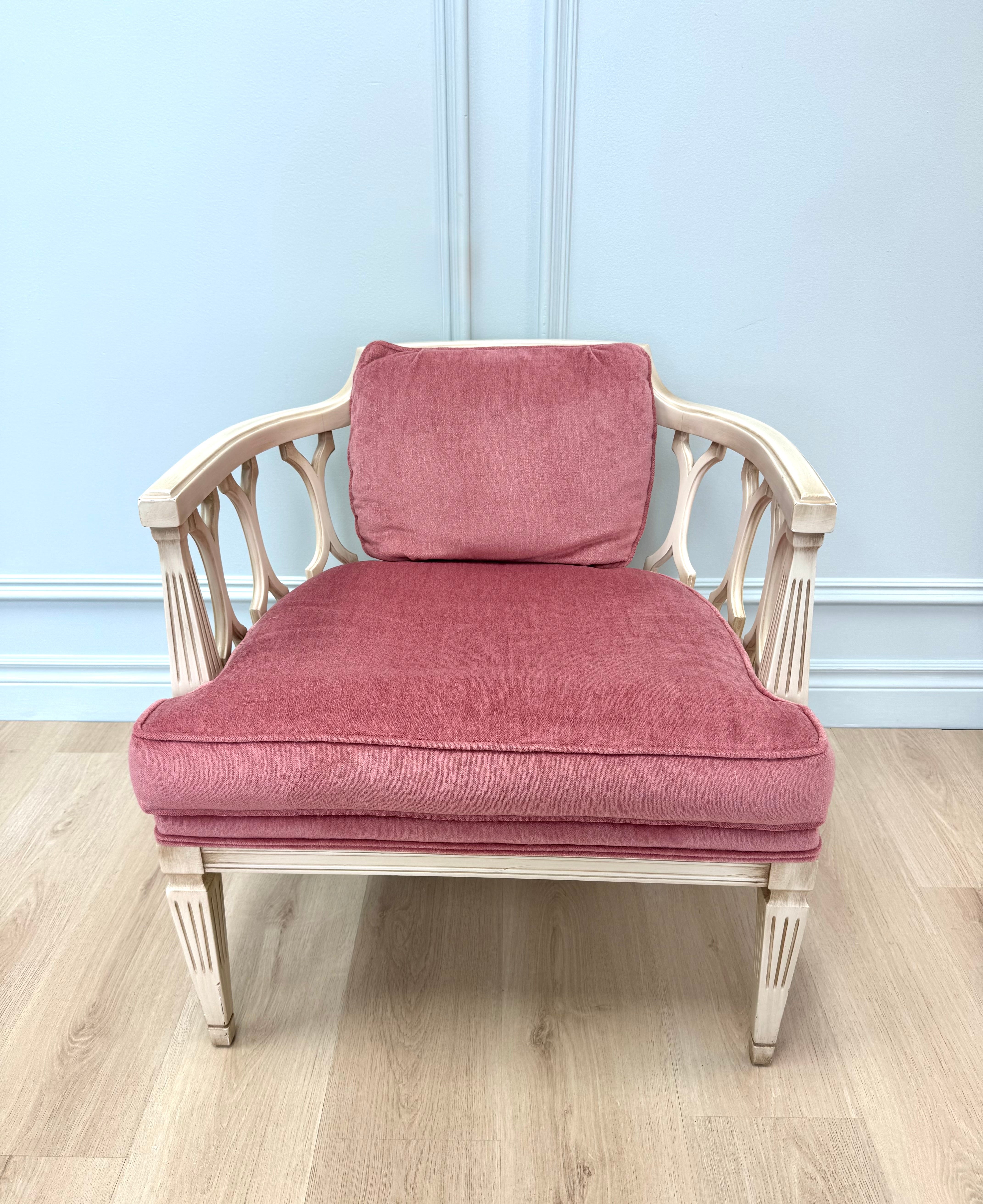 Vintage Louis XV-style Distressed Cream Chair