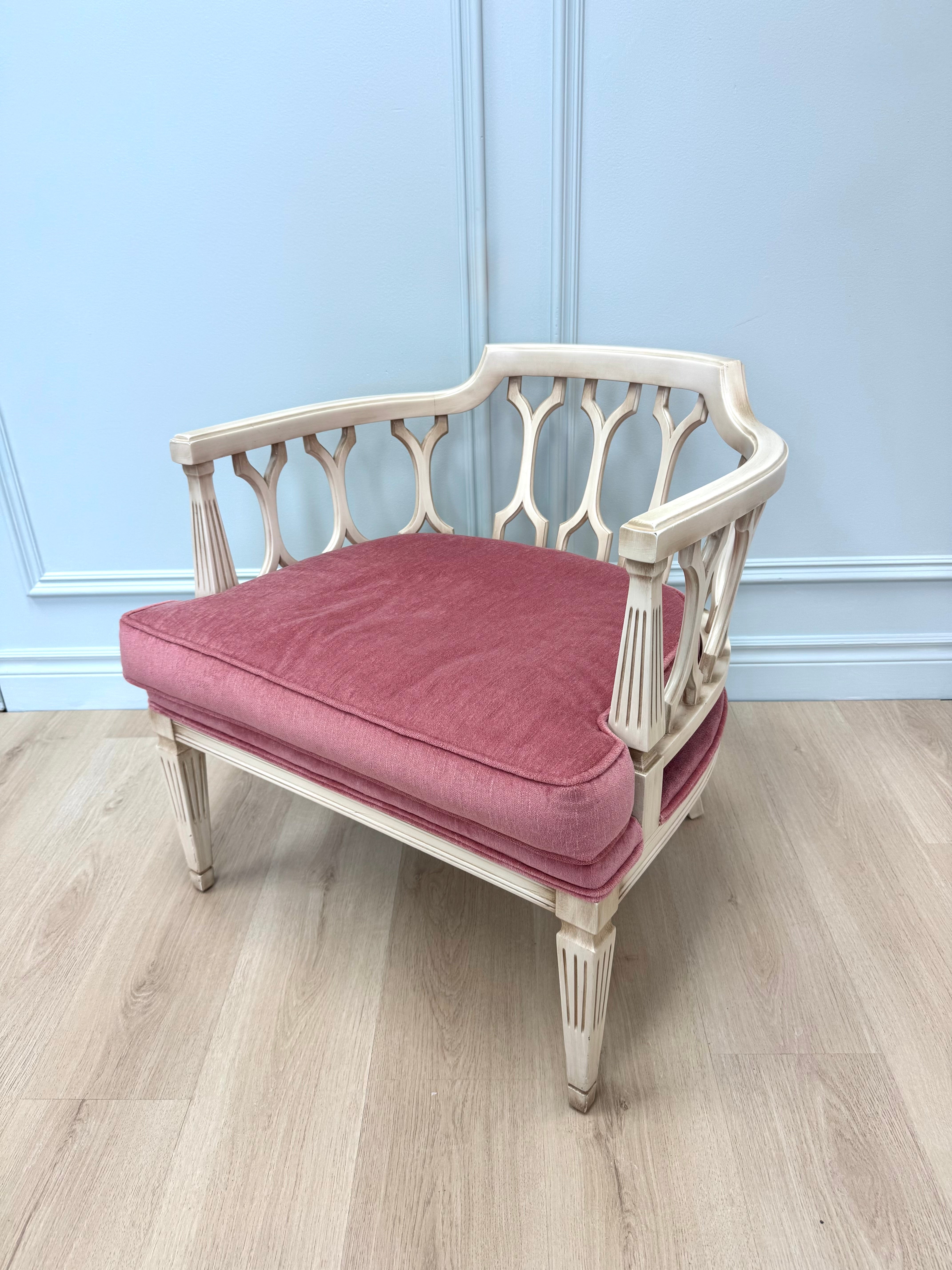 Vintage Louis XV-style Distressed Cream Chair