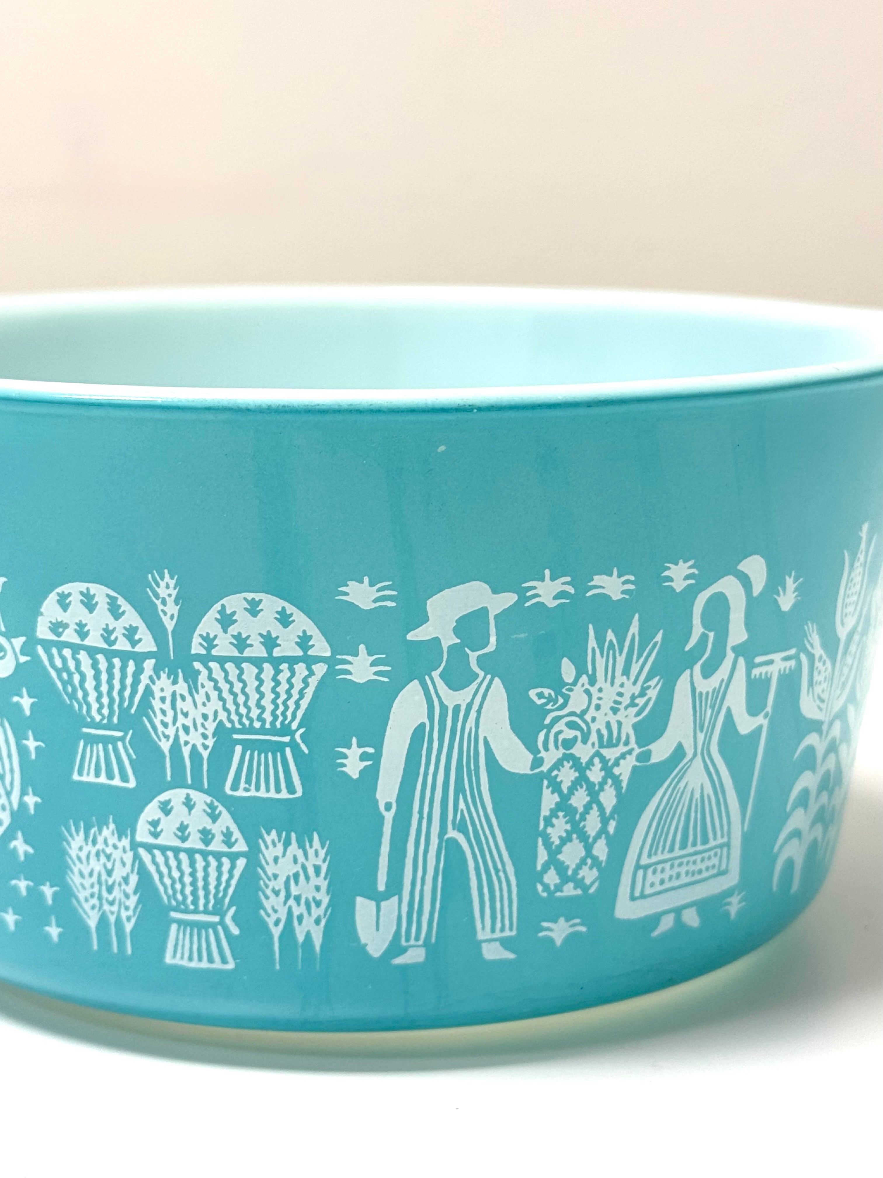 Vintage PYREX Amish Butterprint 6" Bowl