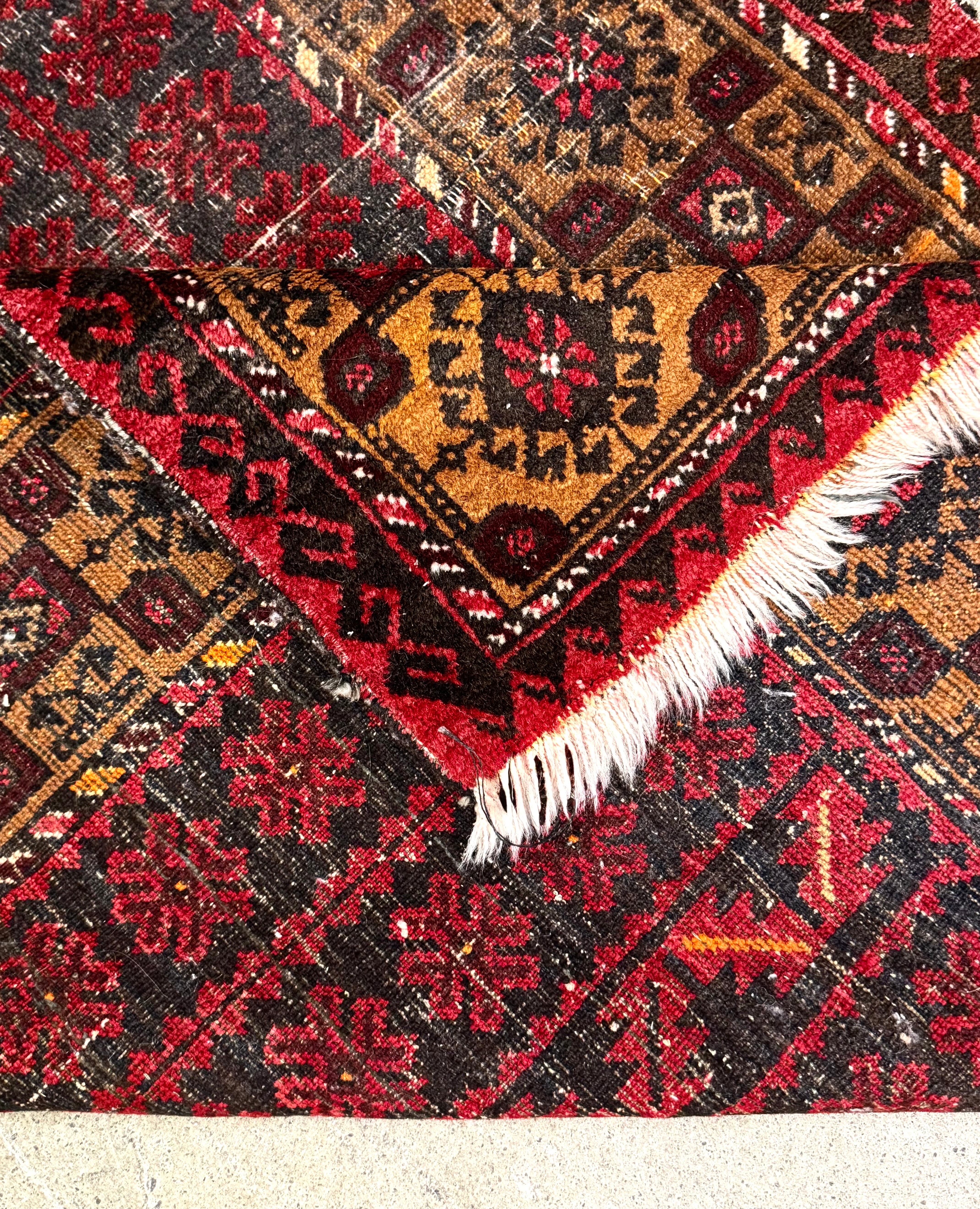 Hand-woven Crimson 39" x 62" Afghan Prayer Rug