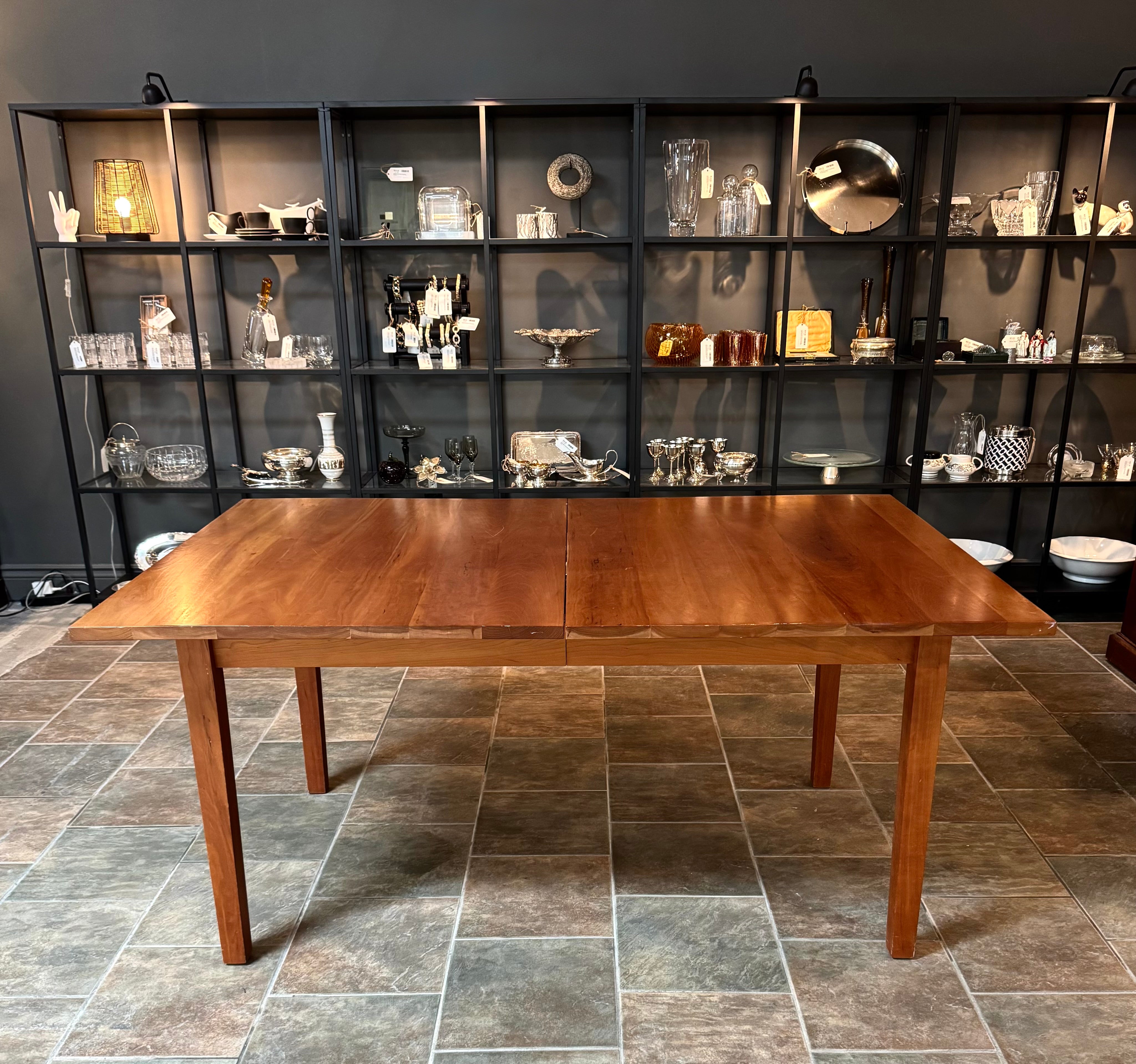 UP COUNTRY Cherry Dining Table