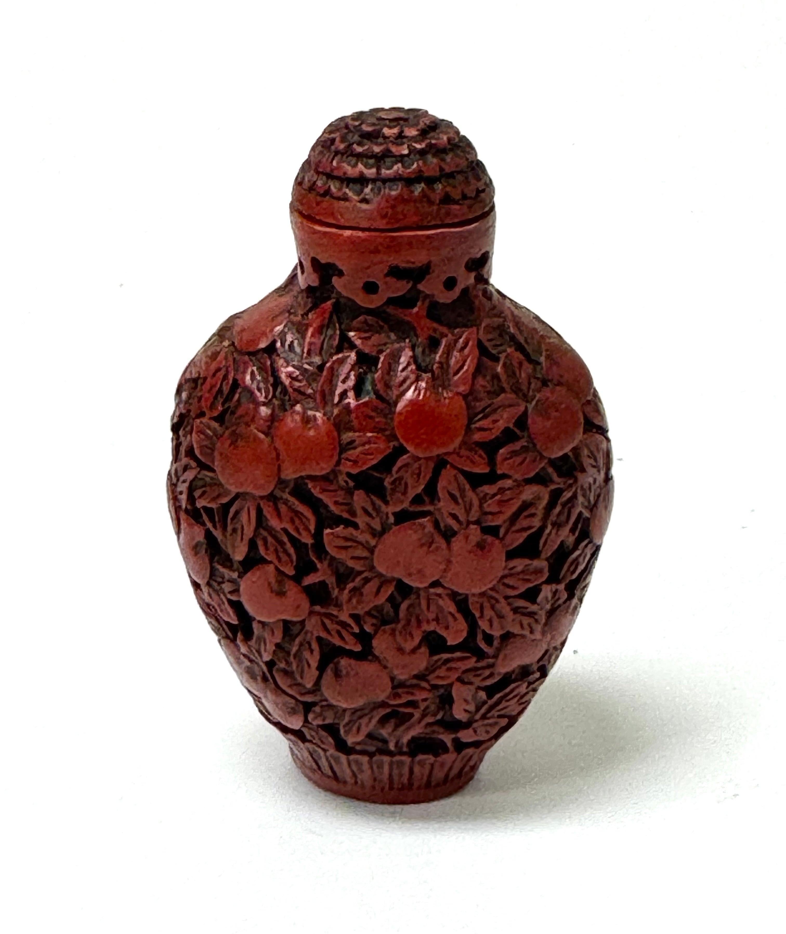 Vintage Chinese Cinnabar Snuff Bottle