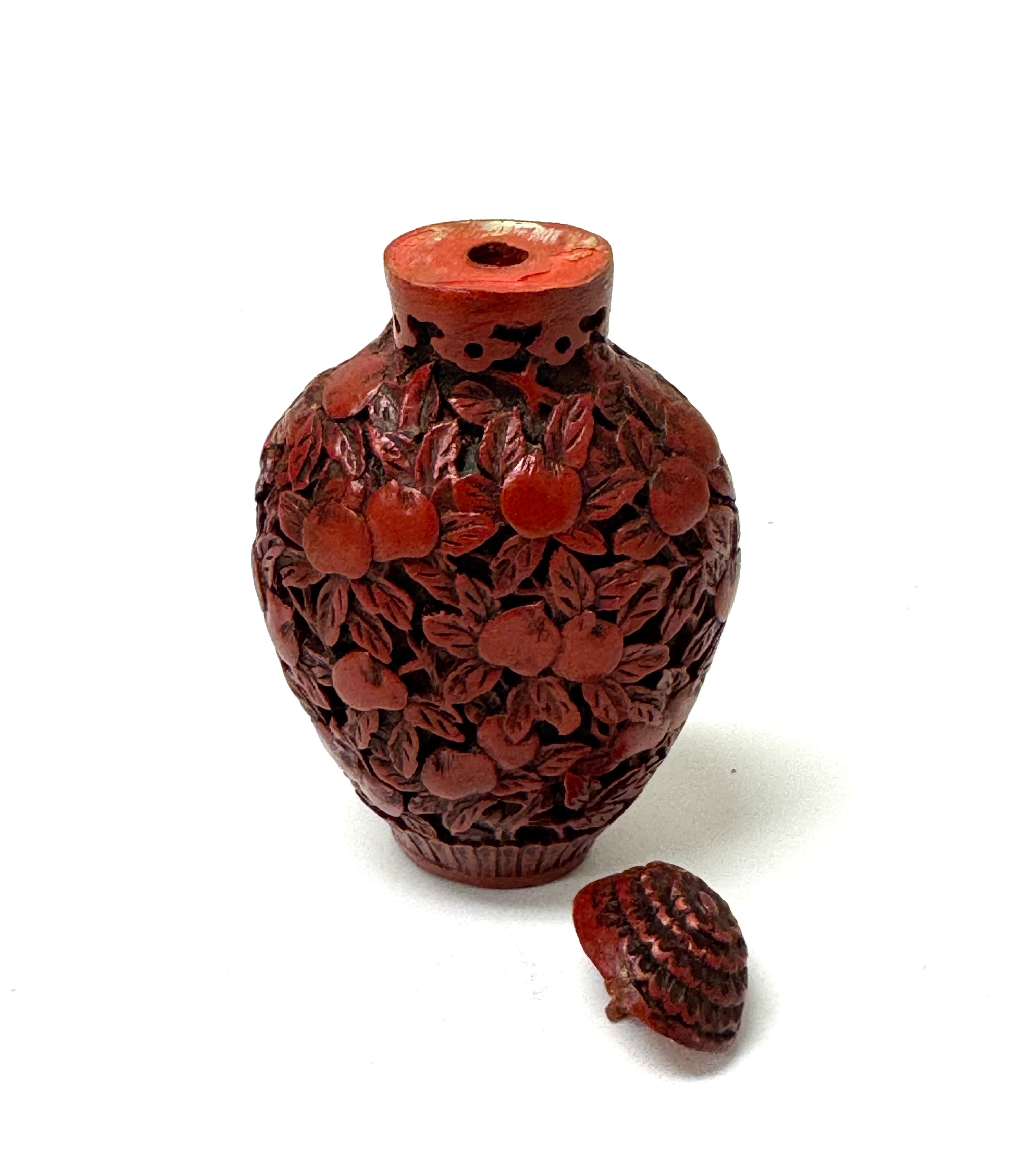 Vintage Chinese Cinnabar Snuff Bottle
