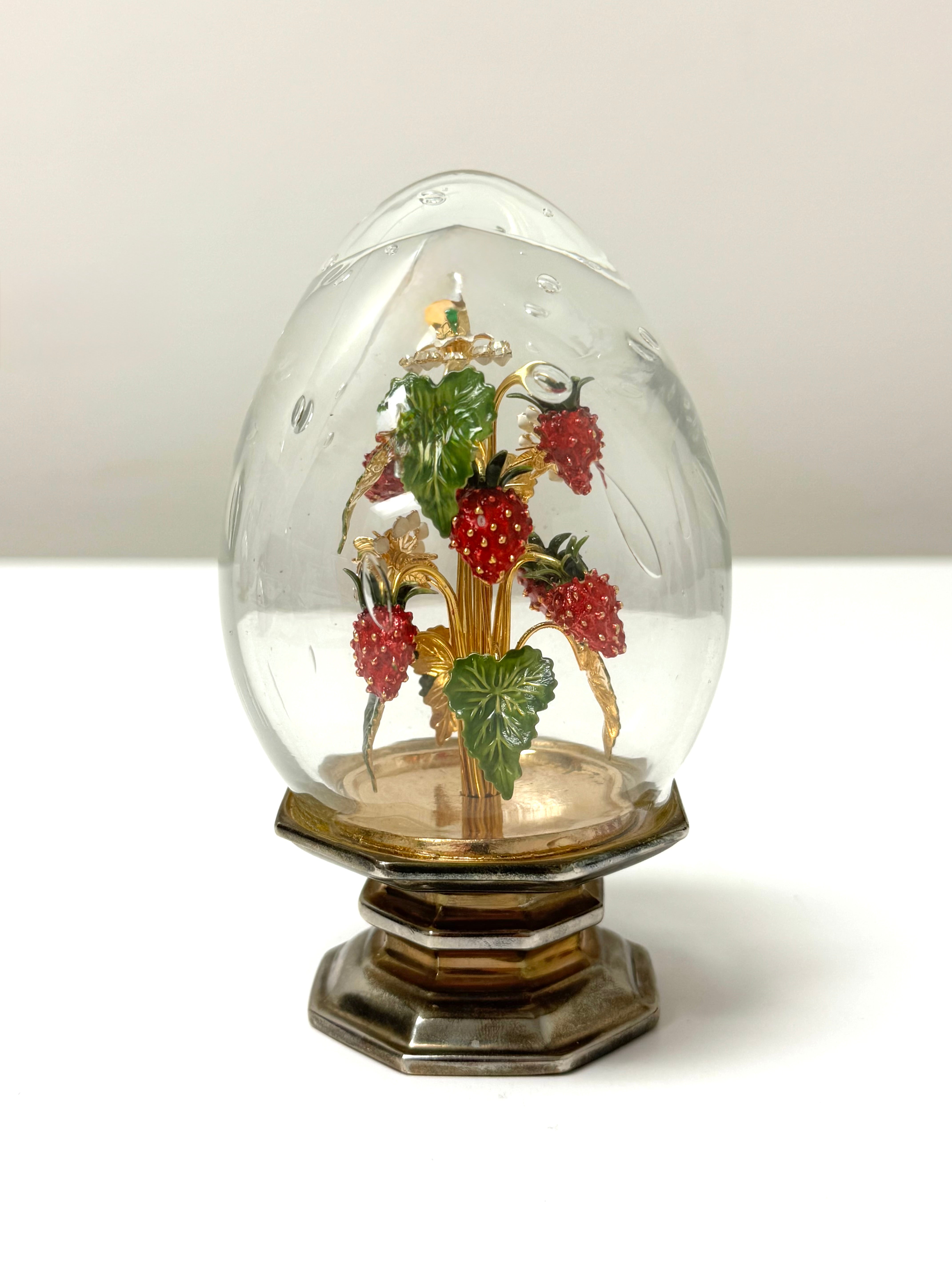 Vintage GORHAM MURANO Glass Egg with Strawberries