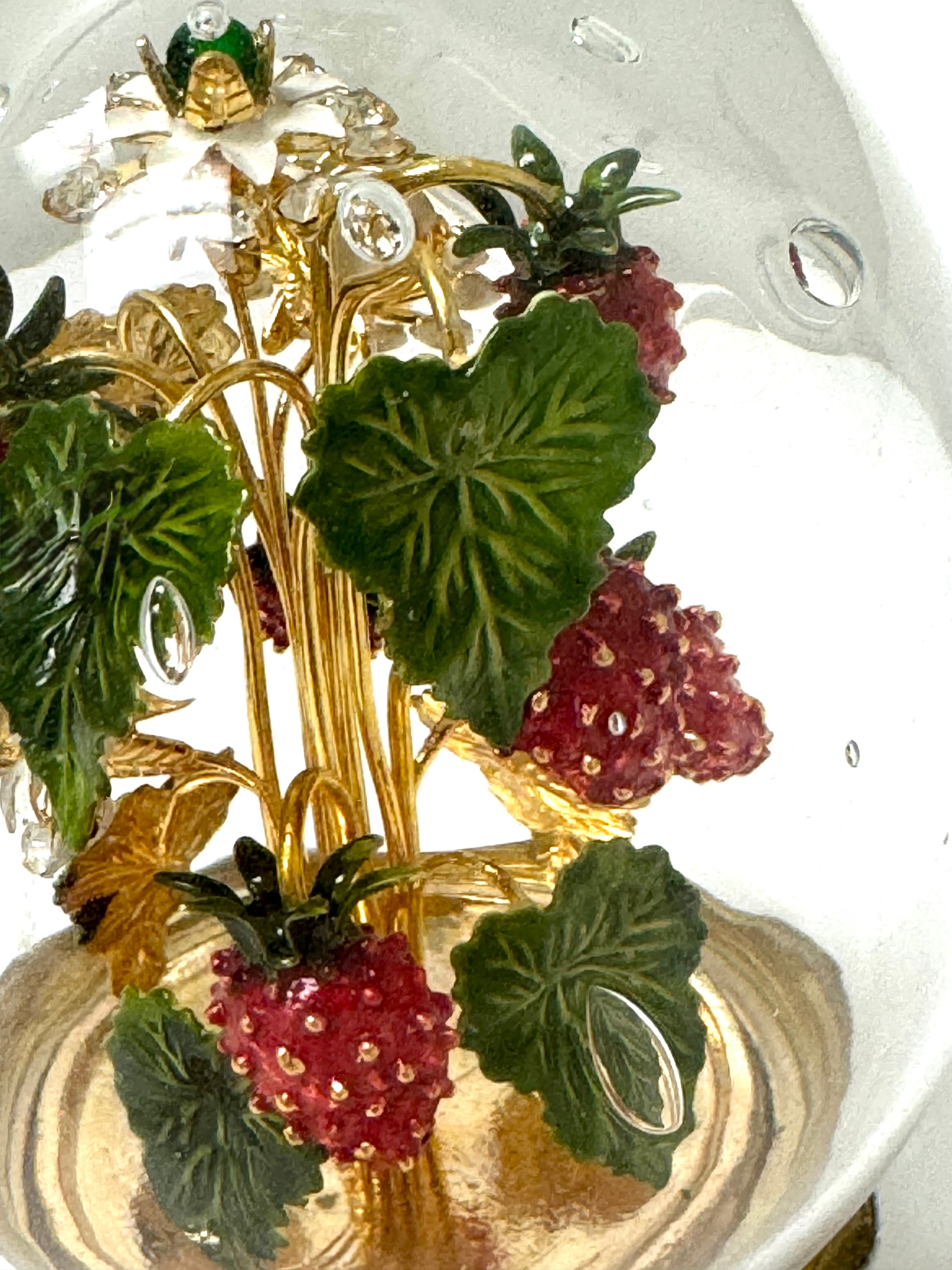 Vintage GORHAM MURANO Glass Egg with Strawberries