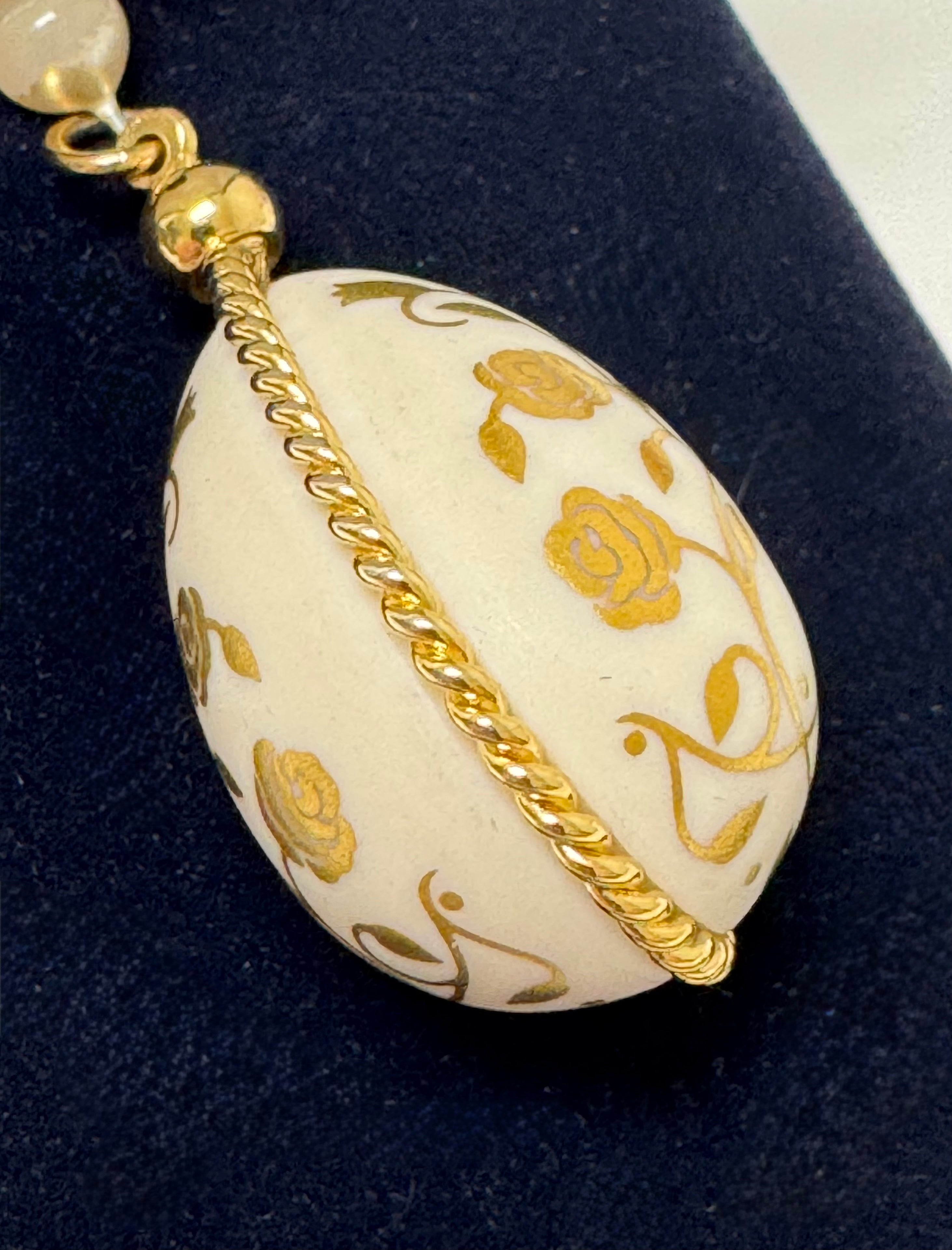 Vintage FRANKLIN MINT Gold Floral Egg Pendant