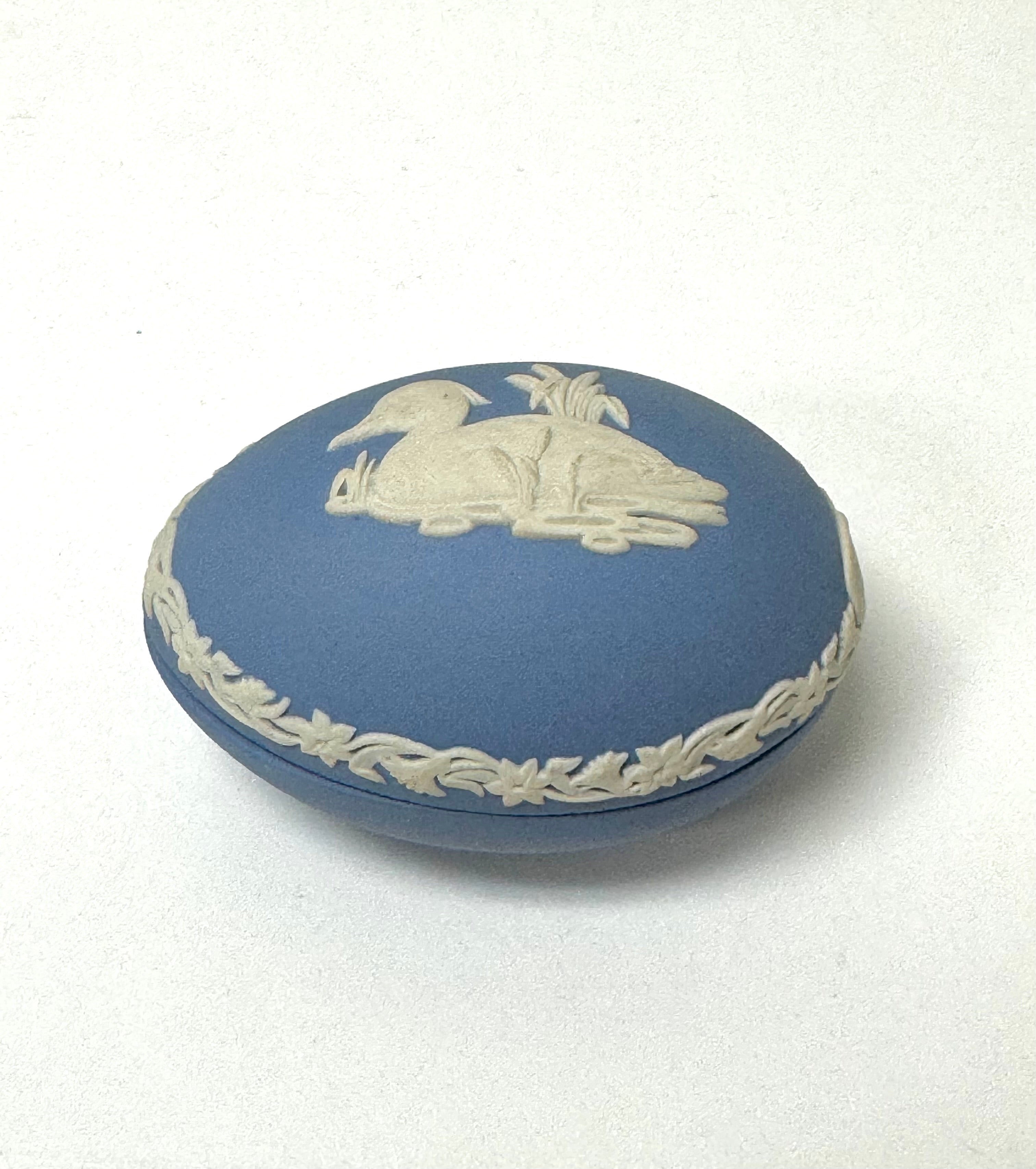 WEDGWOOD Blue Jasperware Egg