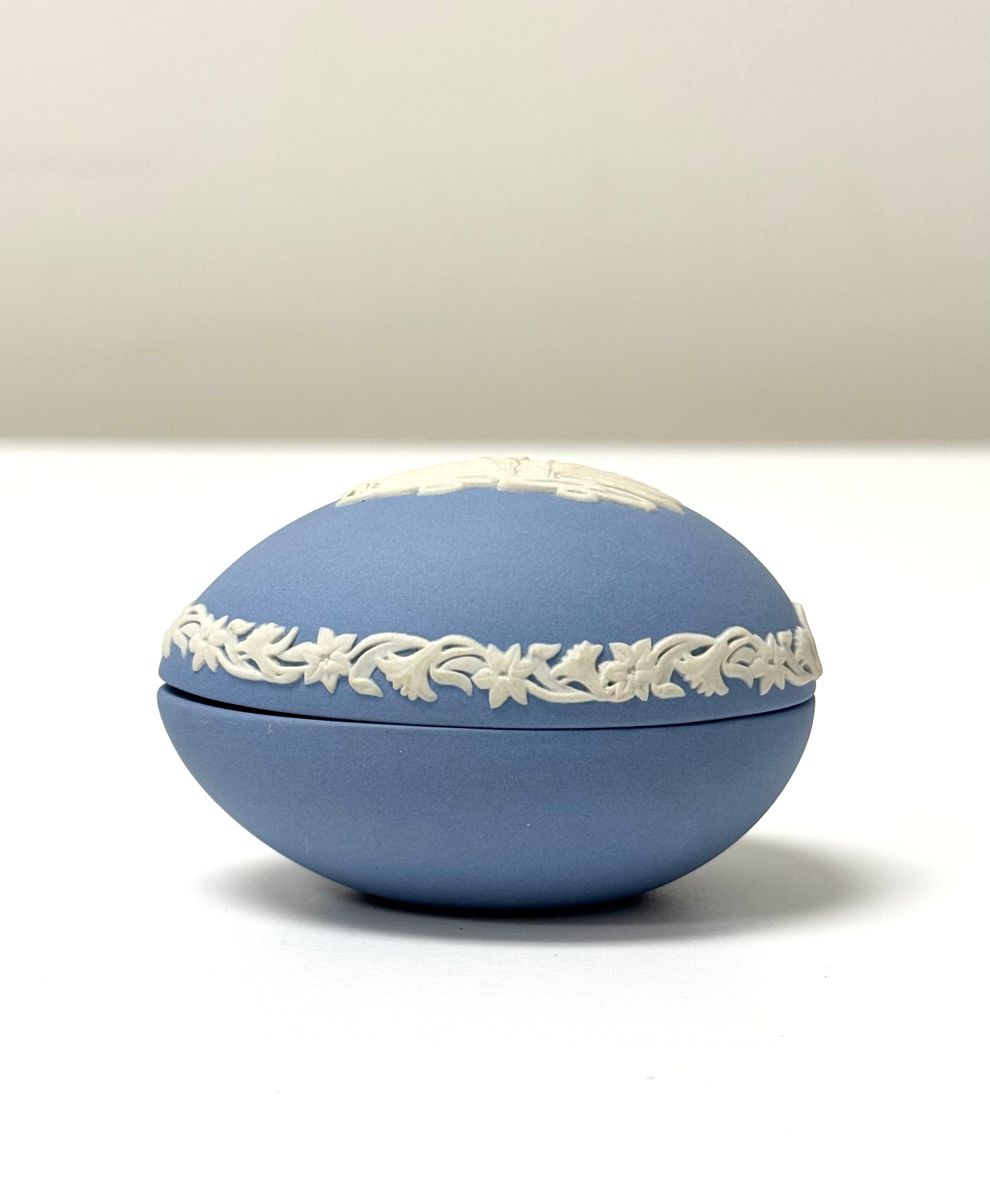 WEDGWOOD Blue Jasperware Egg