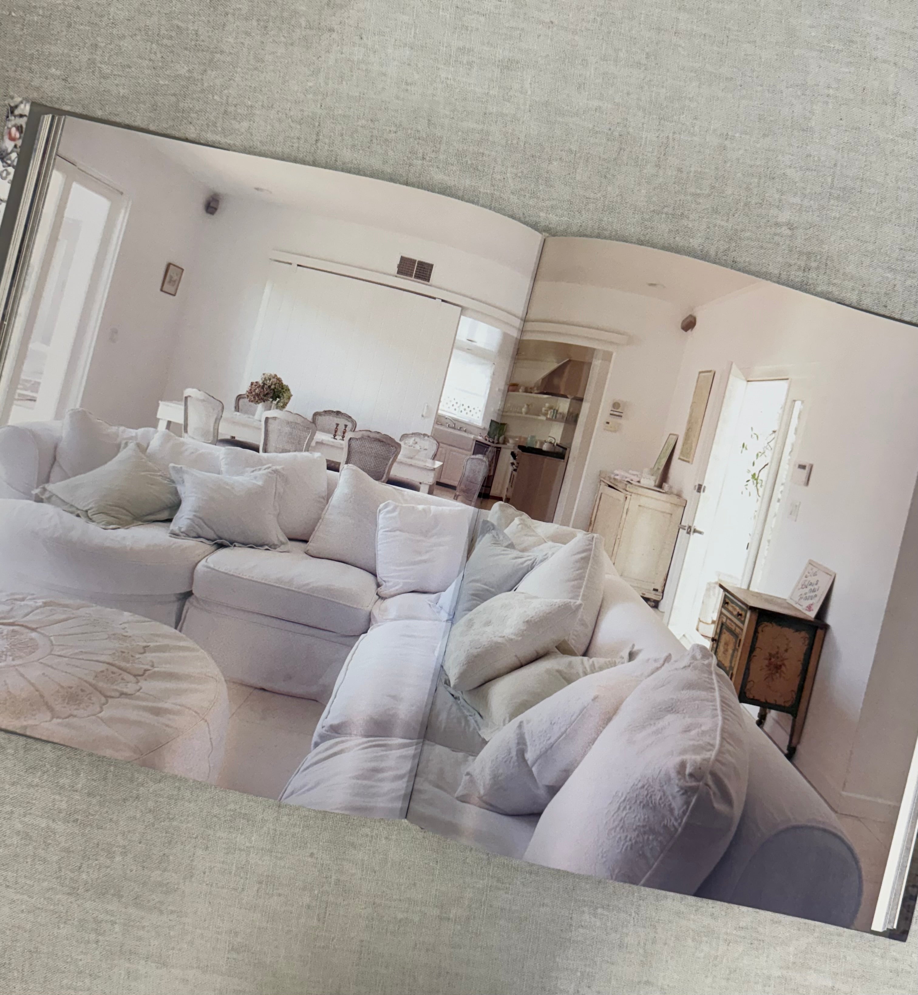'Shabby Chic Interiors' Hardcover