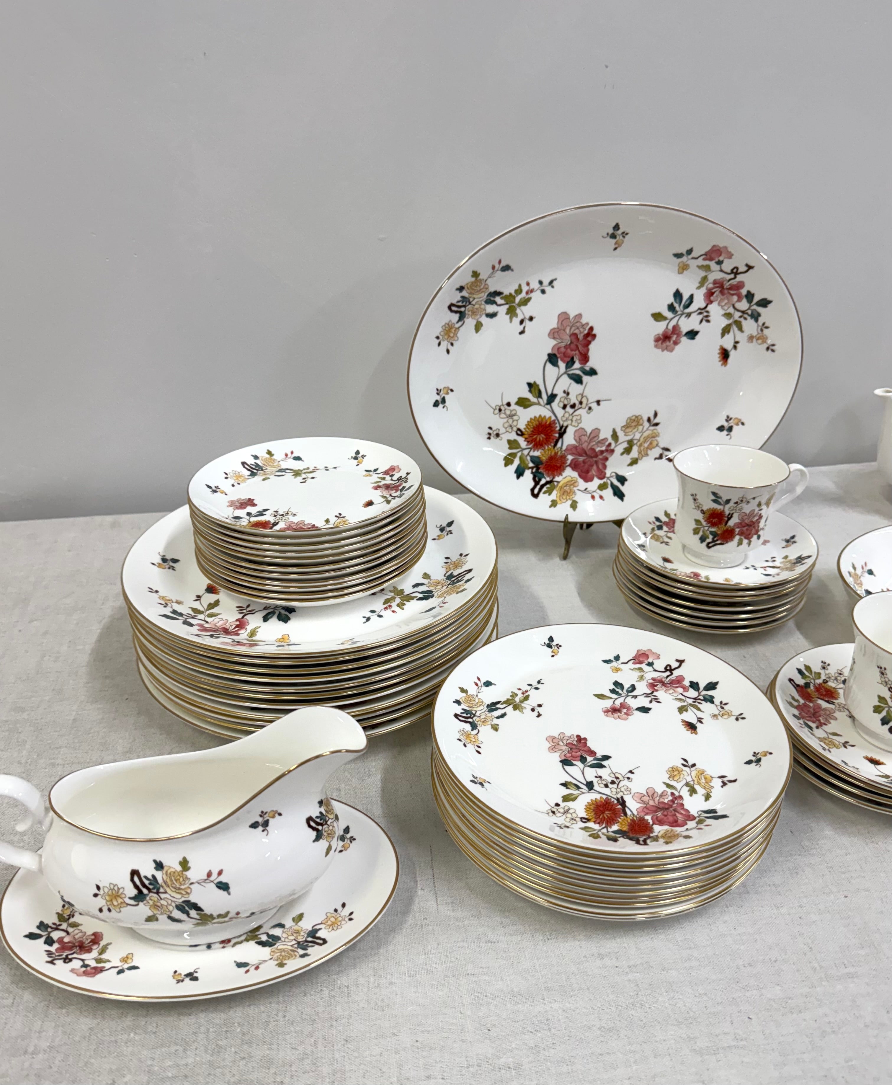 ROYAL ALBERT 'China Garden' Dinnerware Set for 8 Plus