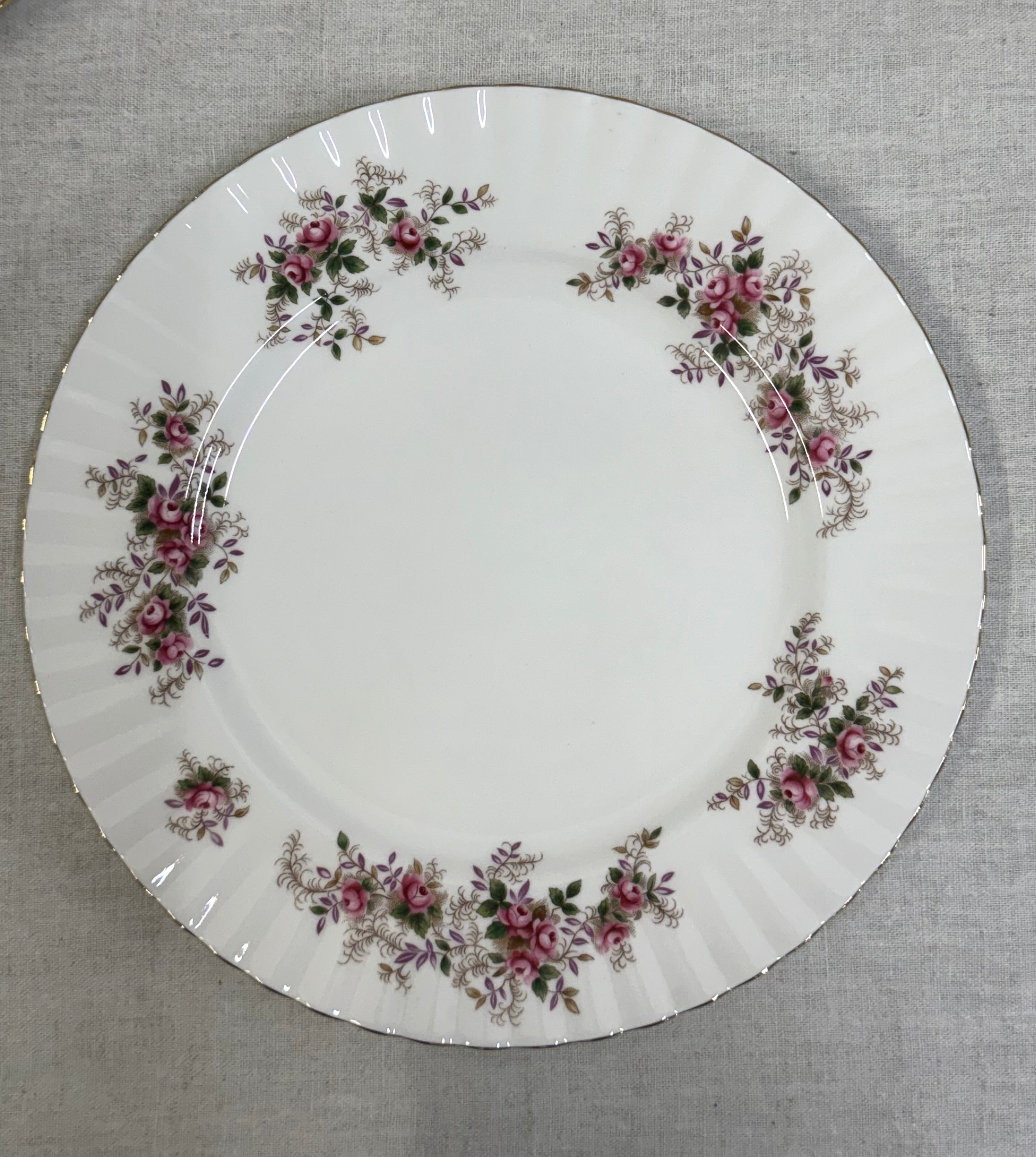 ROYAL ALBERT 'Lavender Rose' Dinnerware Set for 6