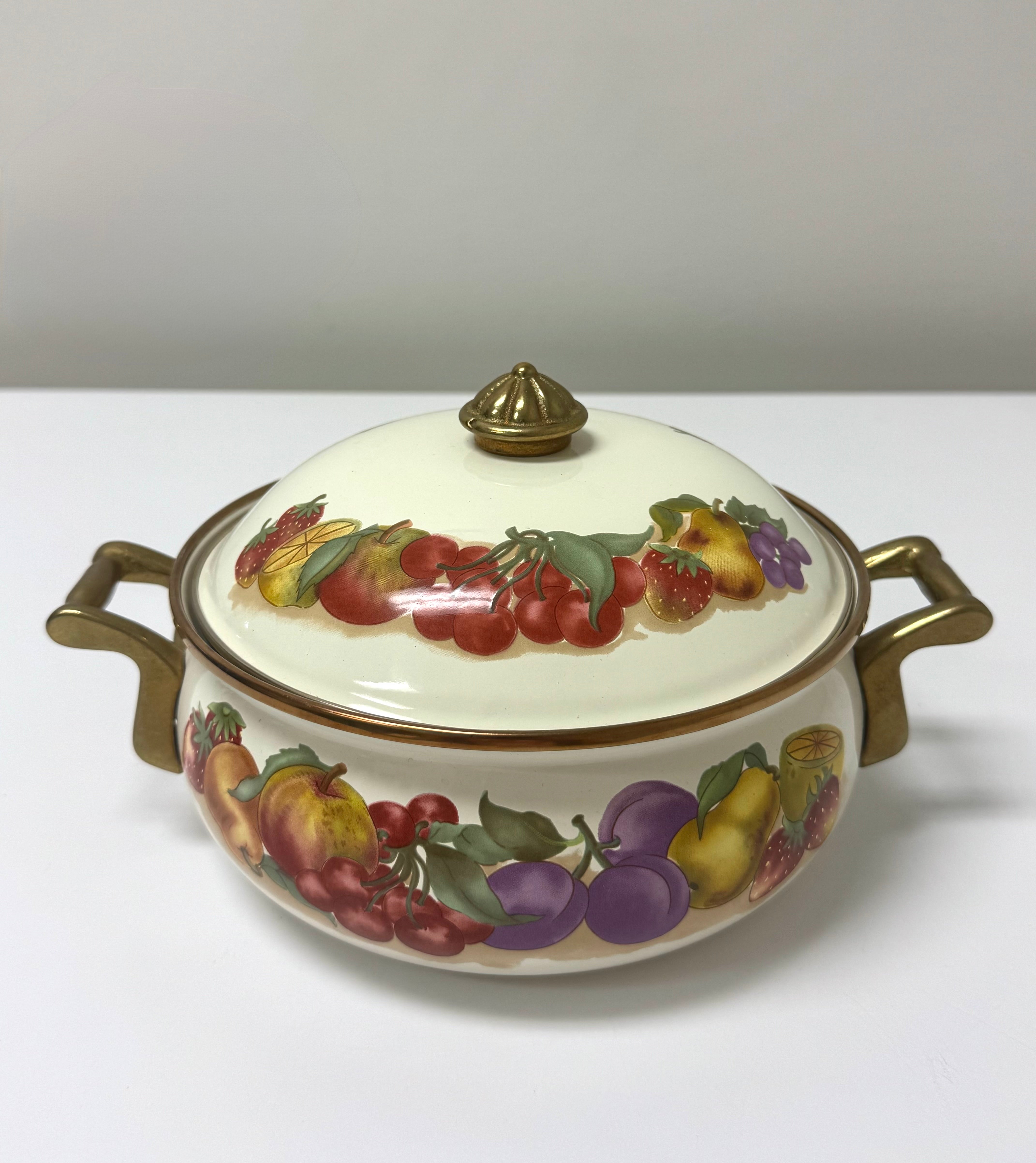 Vintage 'Orchard Royale' 2QT. Dutch Oven