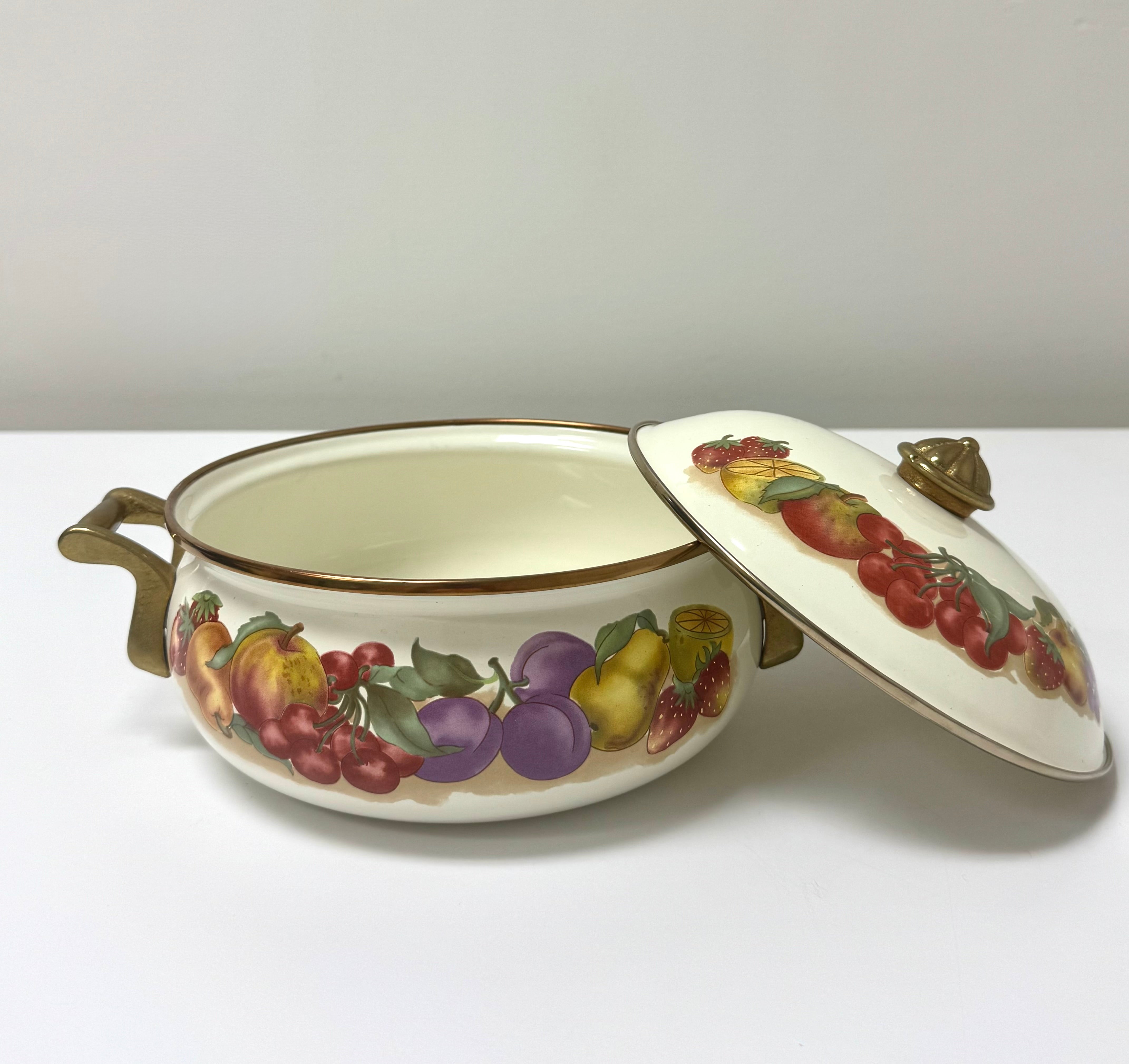 Vintage 'Orchard Royale' 2QT. Dutch Oven