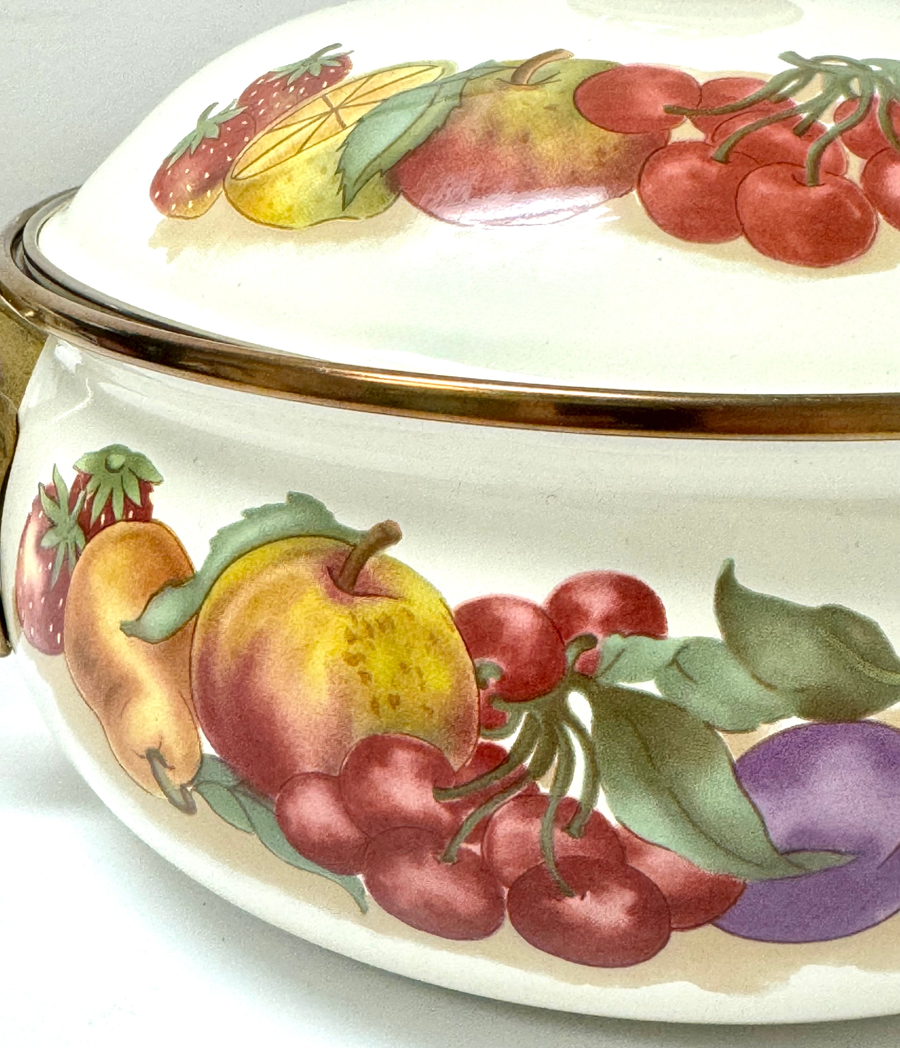 Vintage 'Orchard Royale' 2QT. Dutch Oven