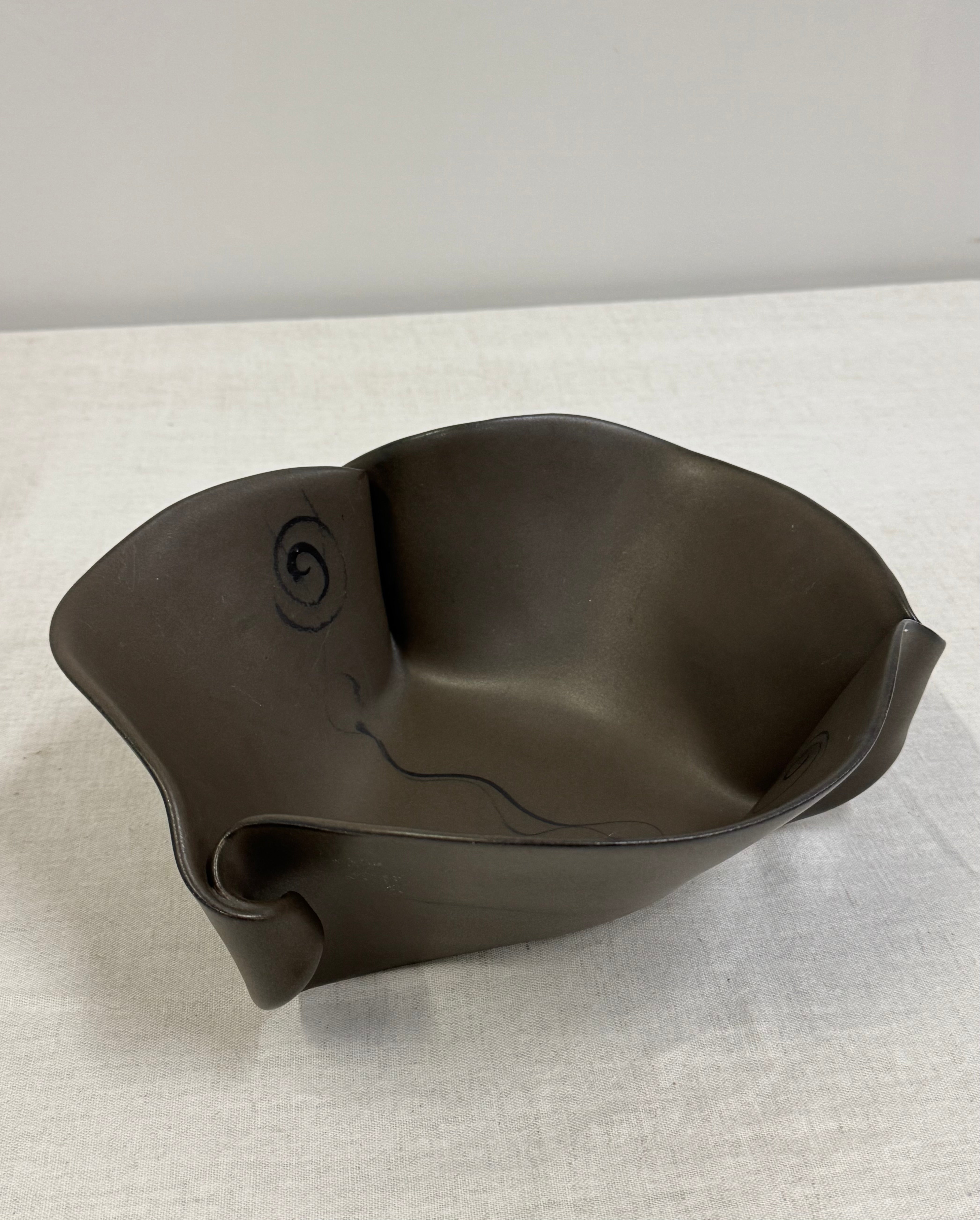 HILBORN POTTERY Pinched Bowl