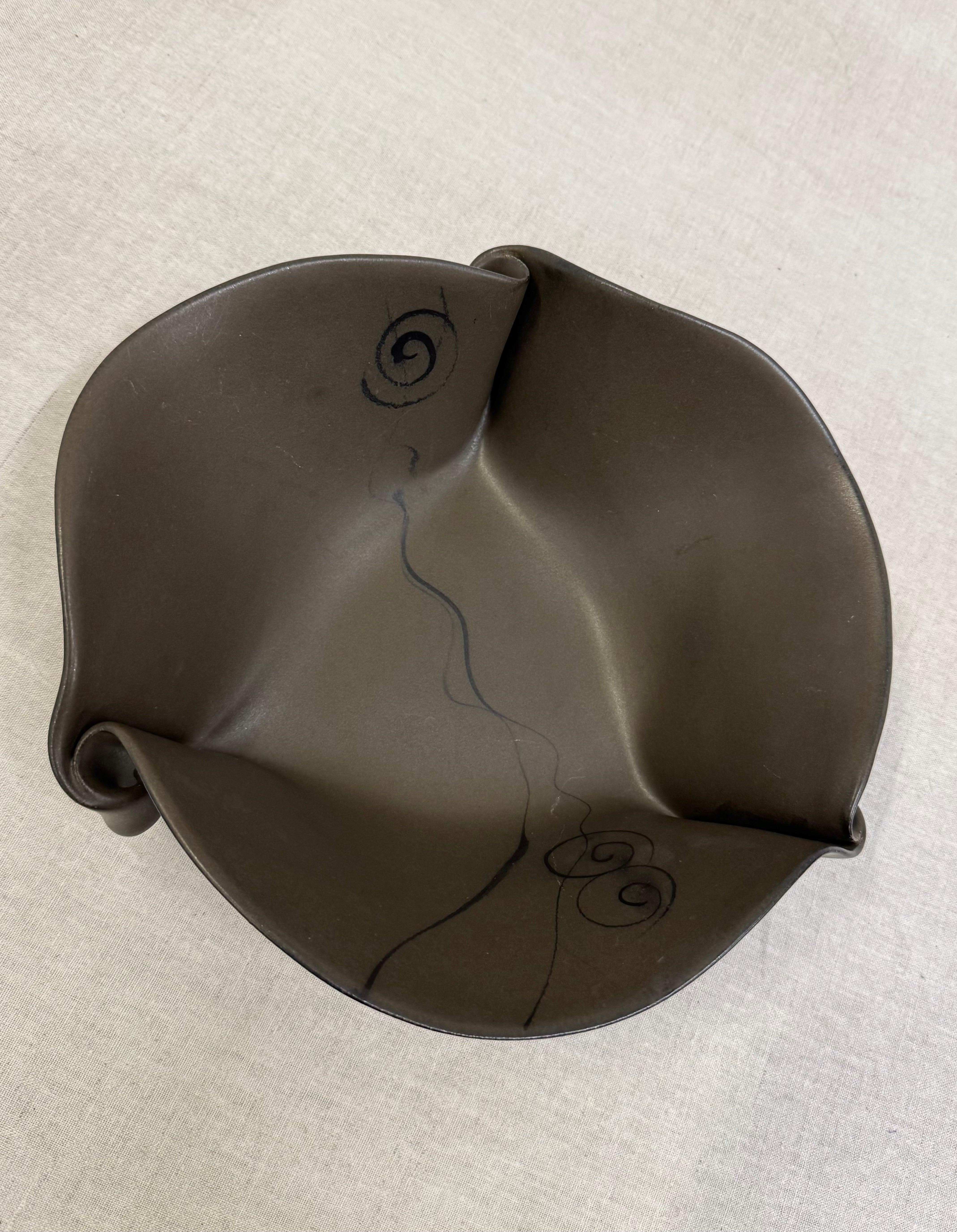 HILBORN POTTERY Pinched Bowl