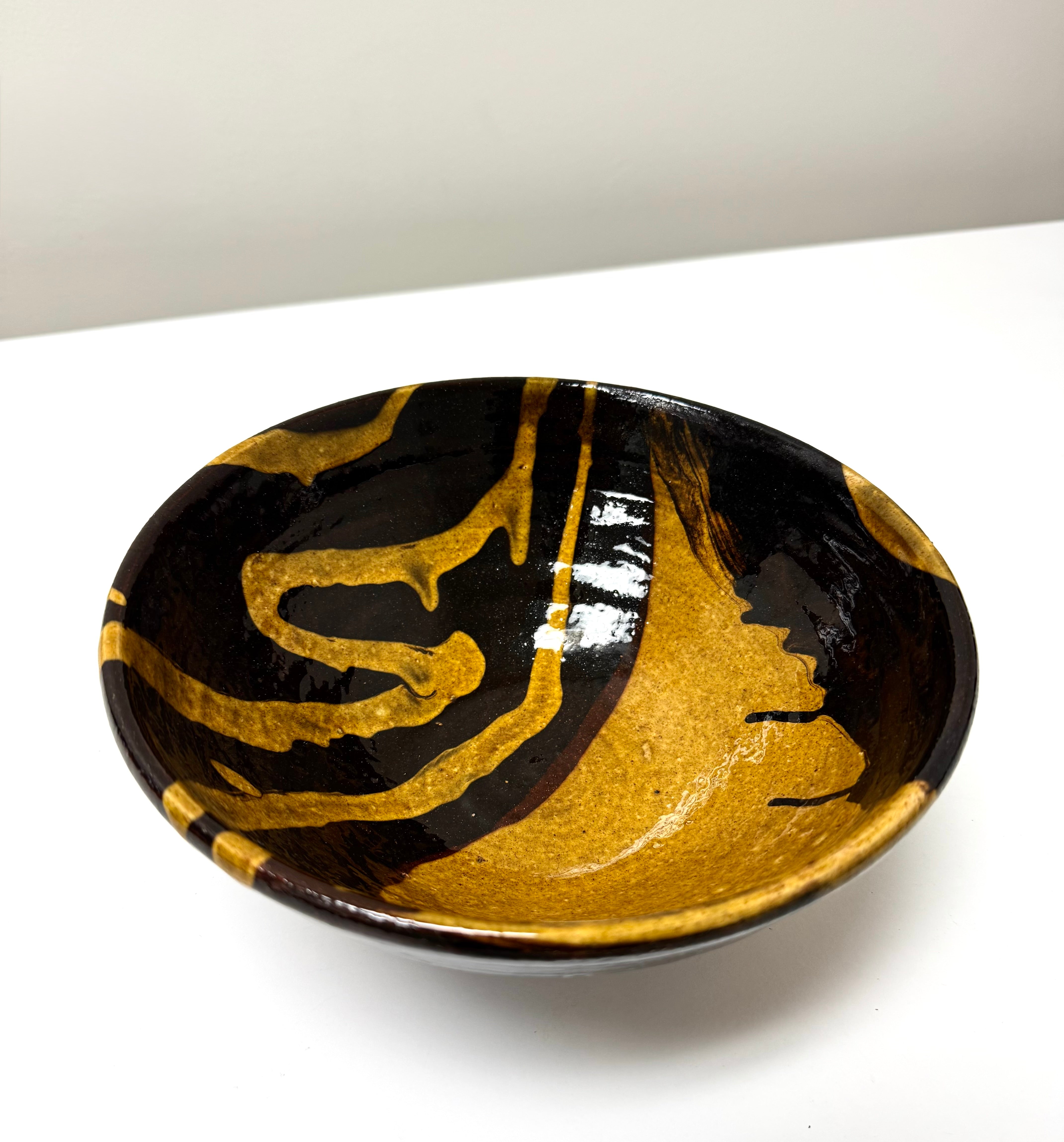 CLIVE BOWEN Drip Glaze 9" Bowl (Signed)