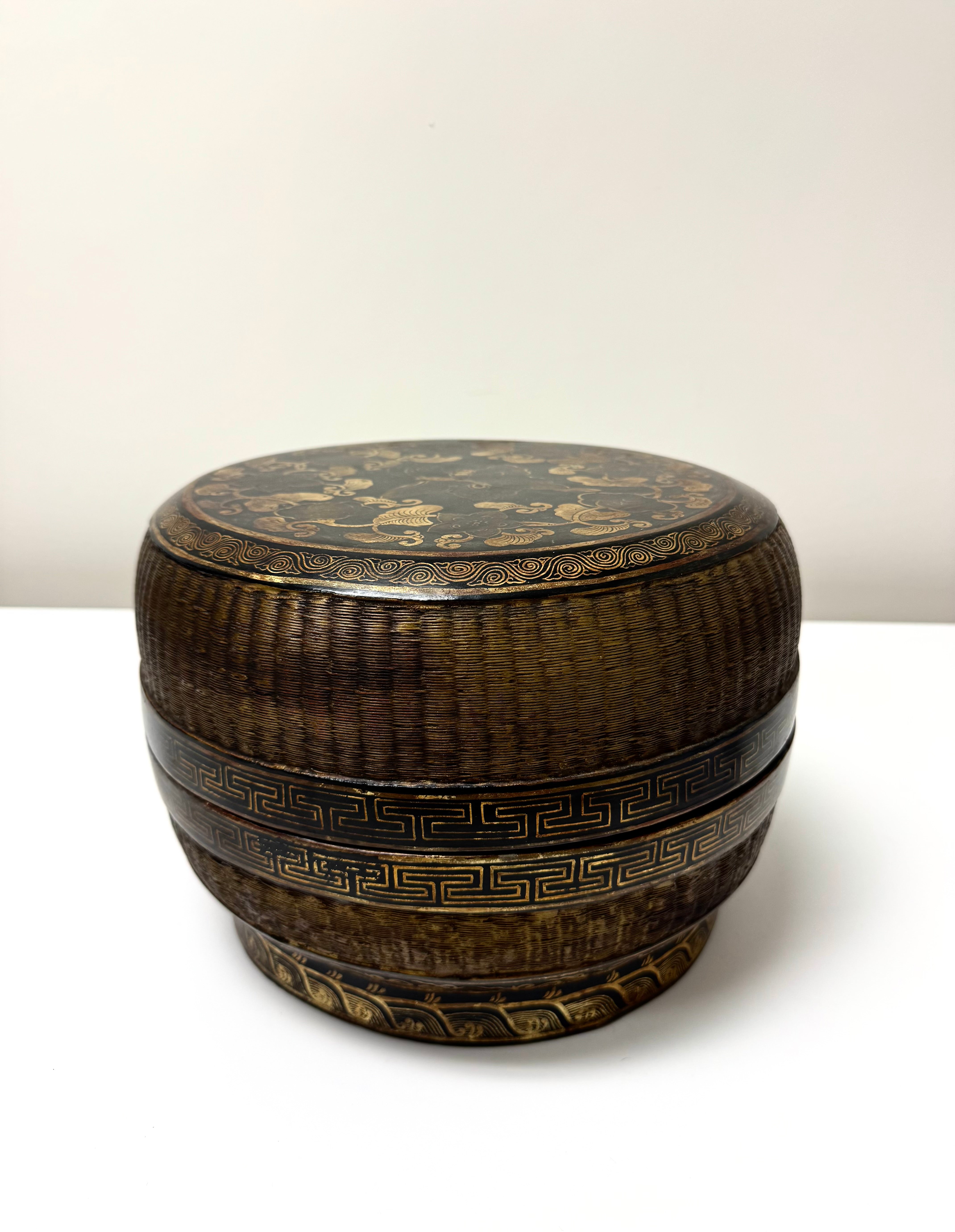 Vintage Chinese Lacquer Chinoiserie Box