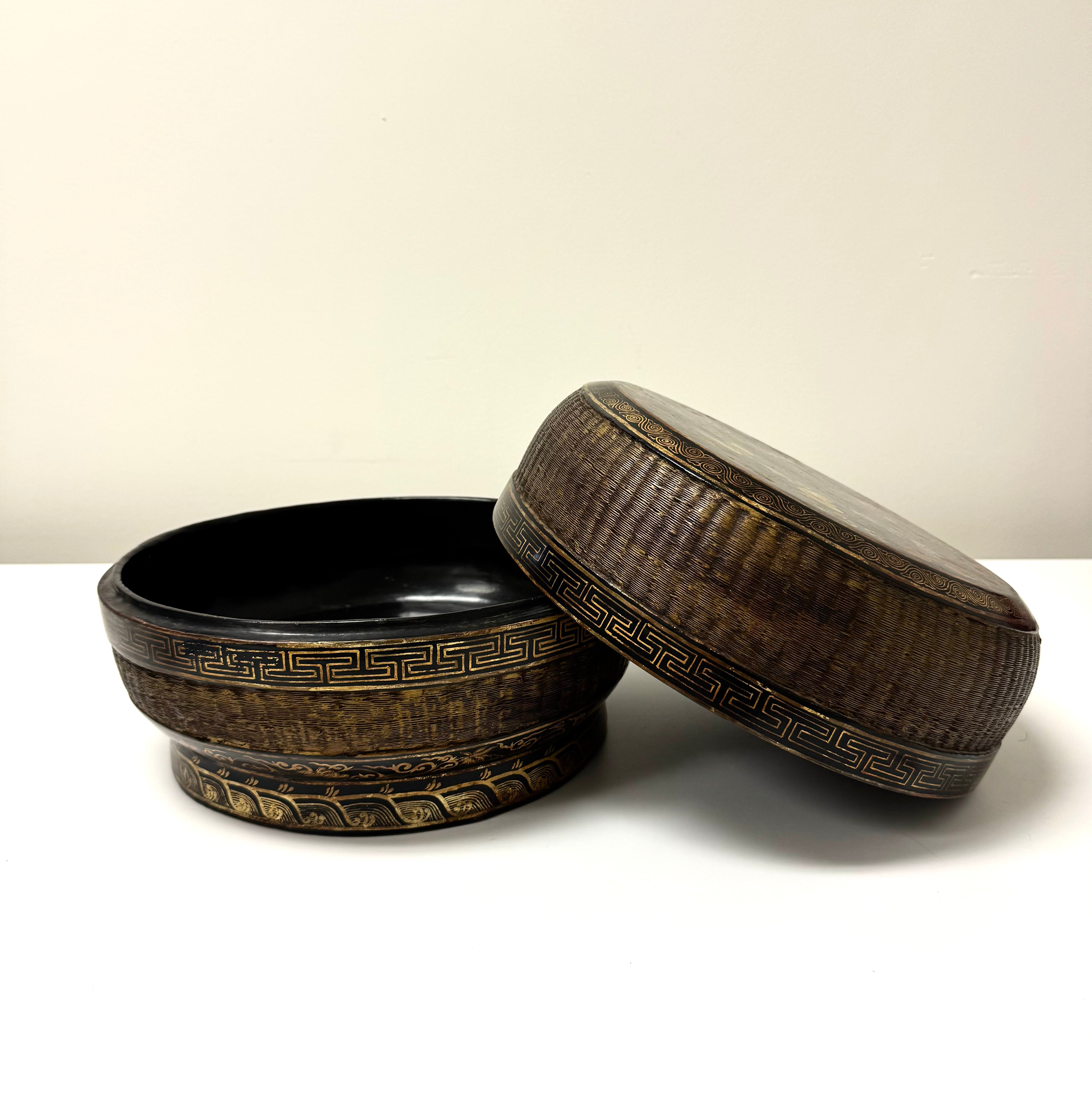 Vintage Chinese Lacquer Chinoiserie Box