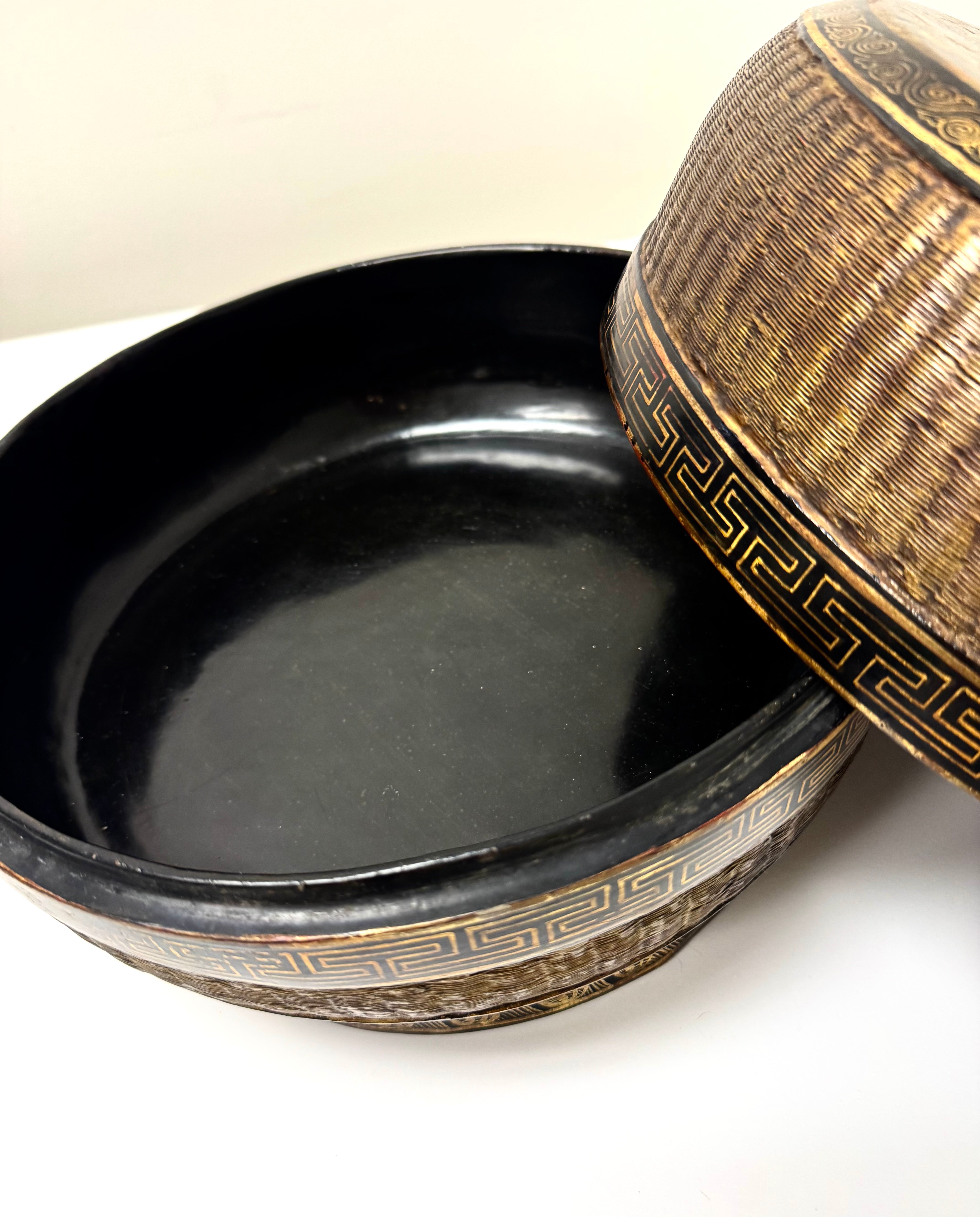 Vintage Chinese Lacquer Chinoiserie Box