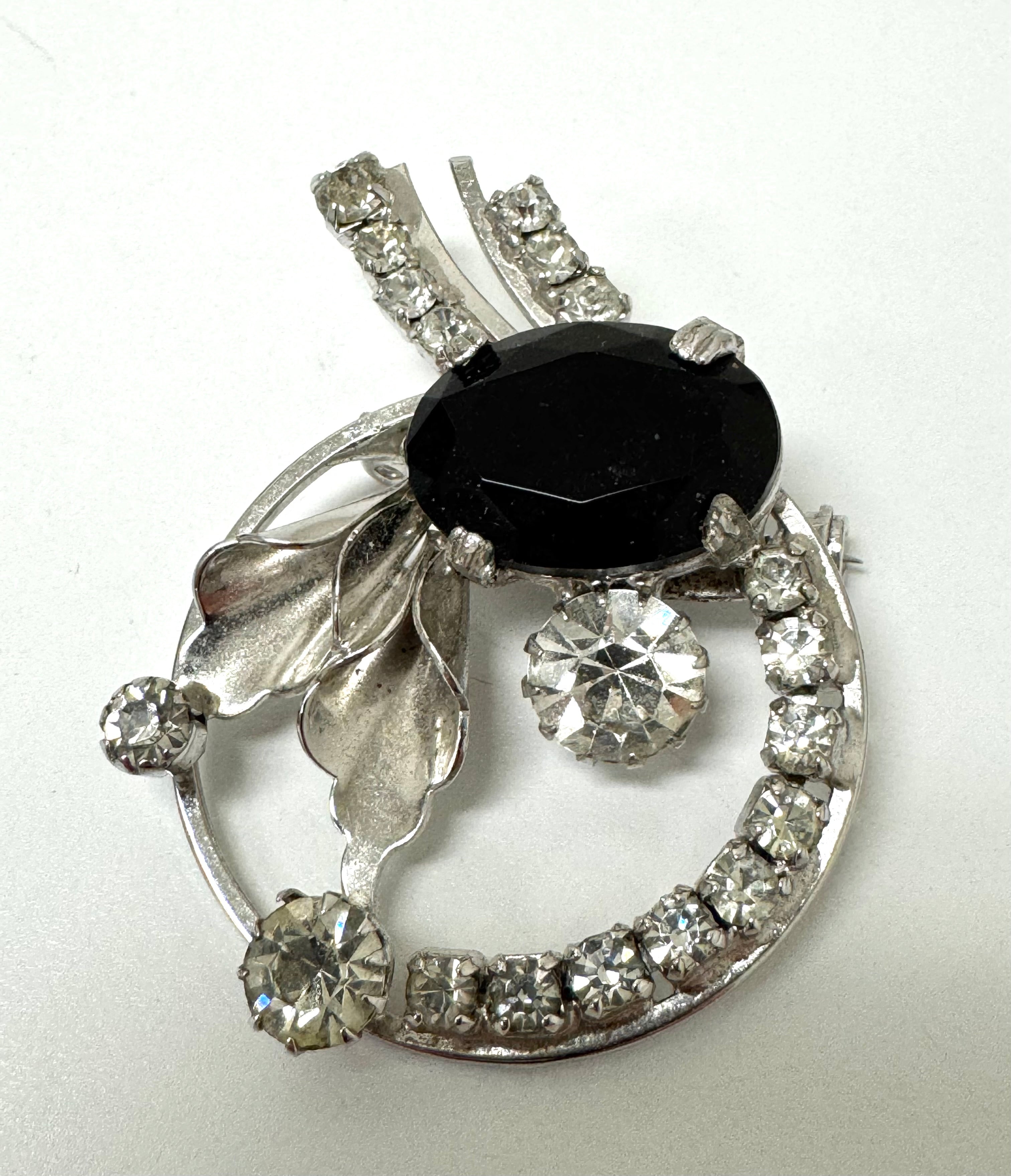 CONTINENTAL Black Stone Brooch & Clips Set