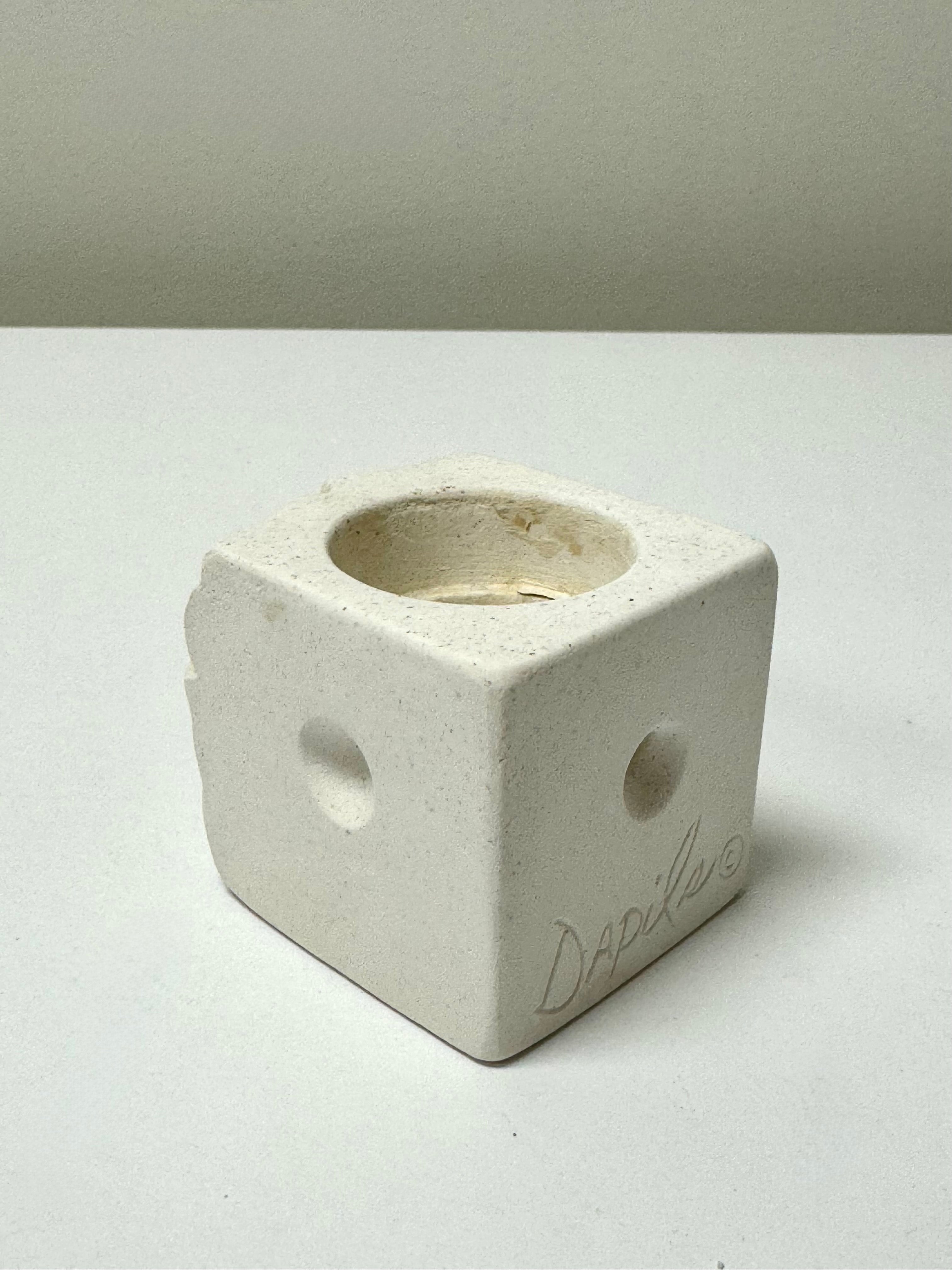 DAPILA Pout Cube