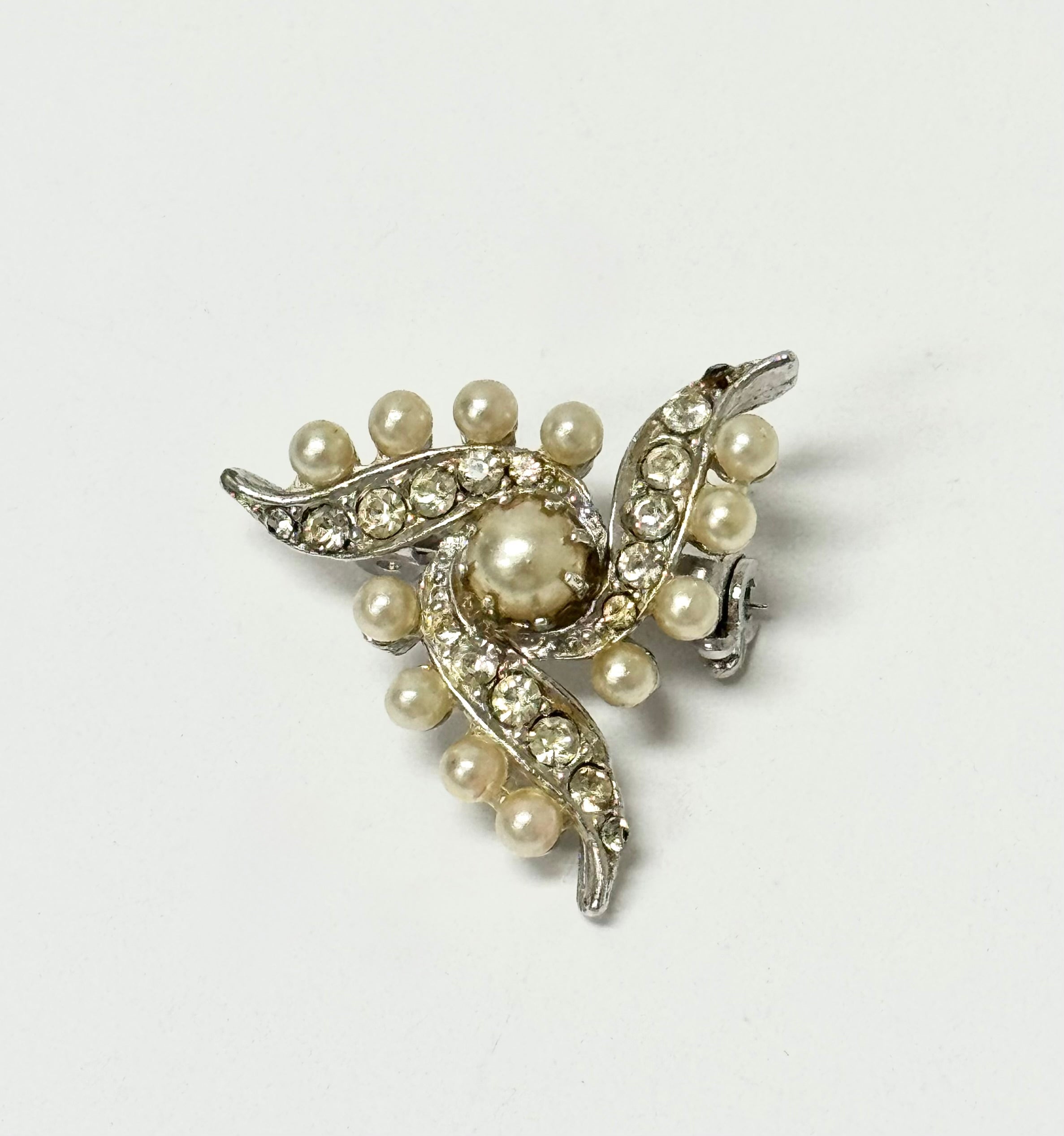 Vintage Swirl Pearl Brooch