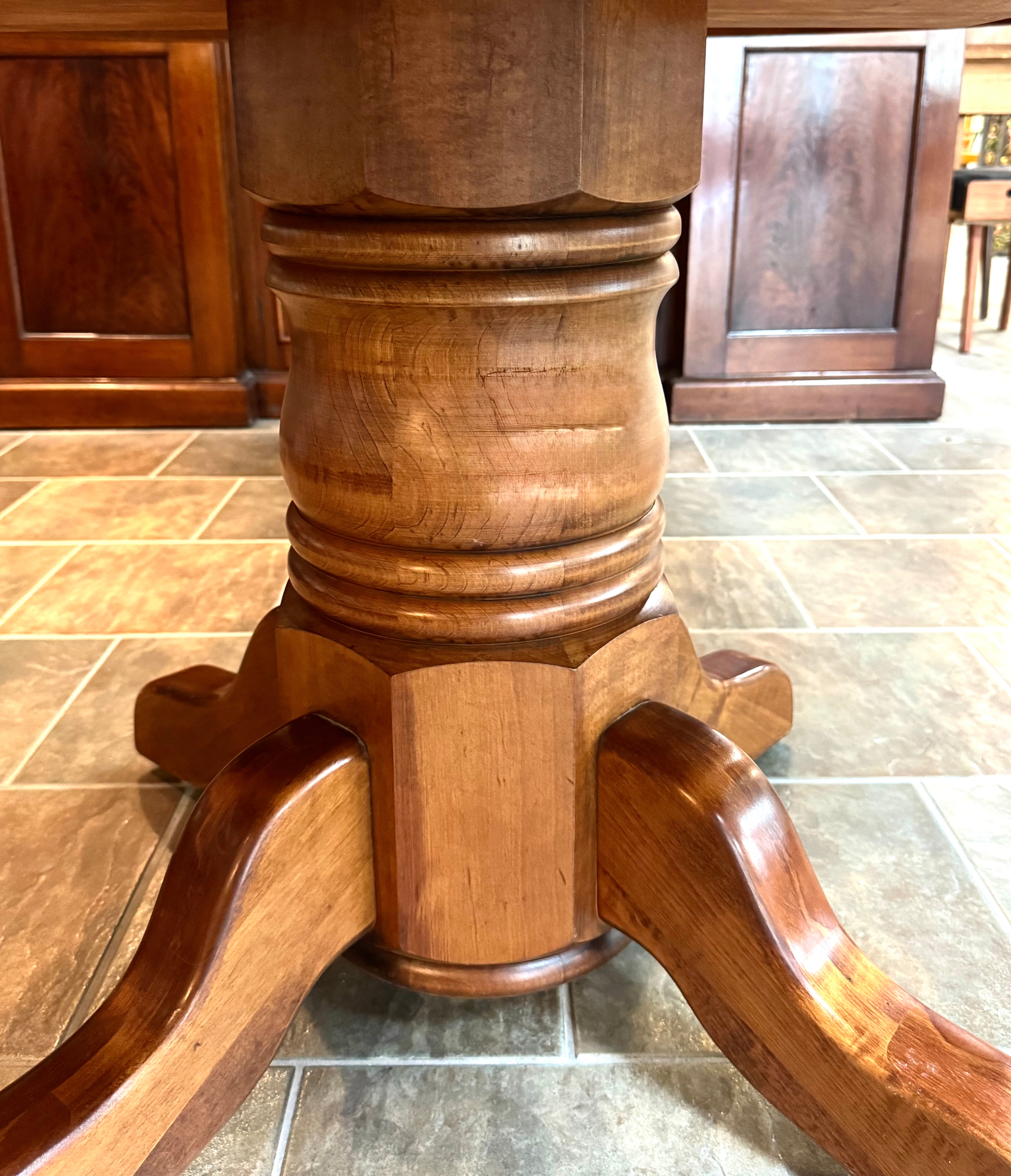 POTTERY BARN Reclaimed Pine 60" Table