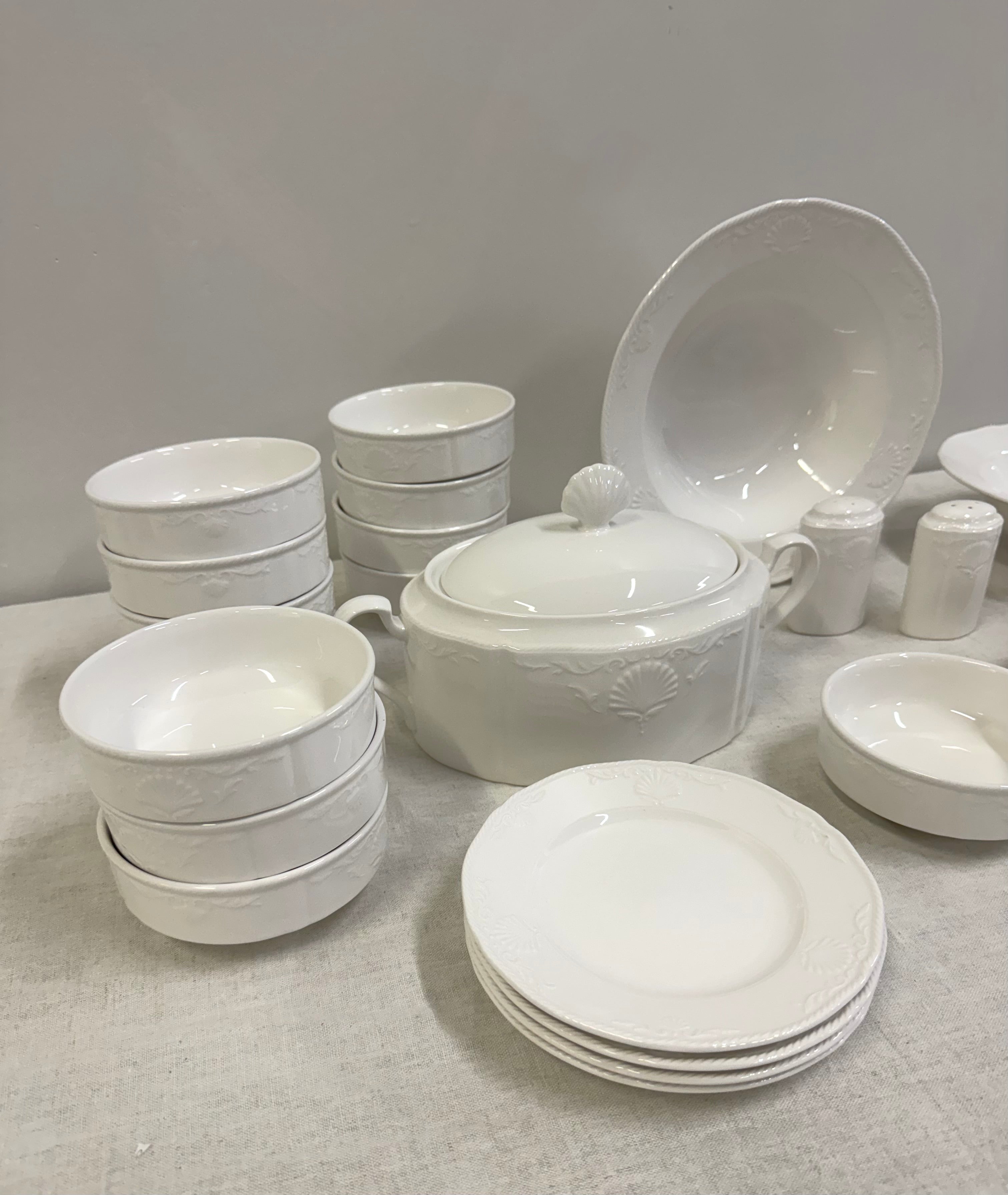 MIKASA 'Hampton Bays' Serveware Set