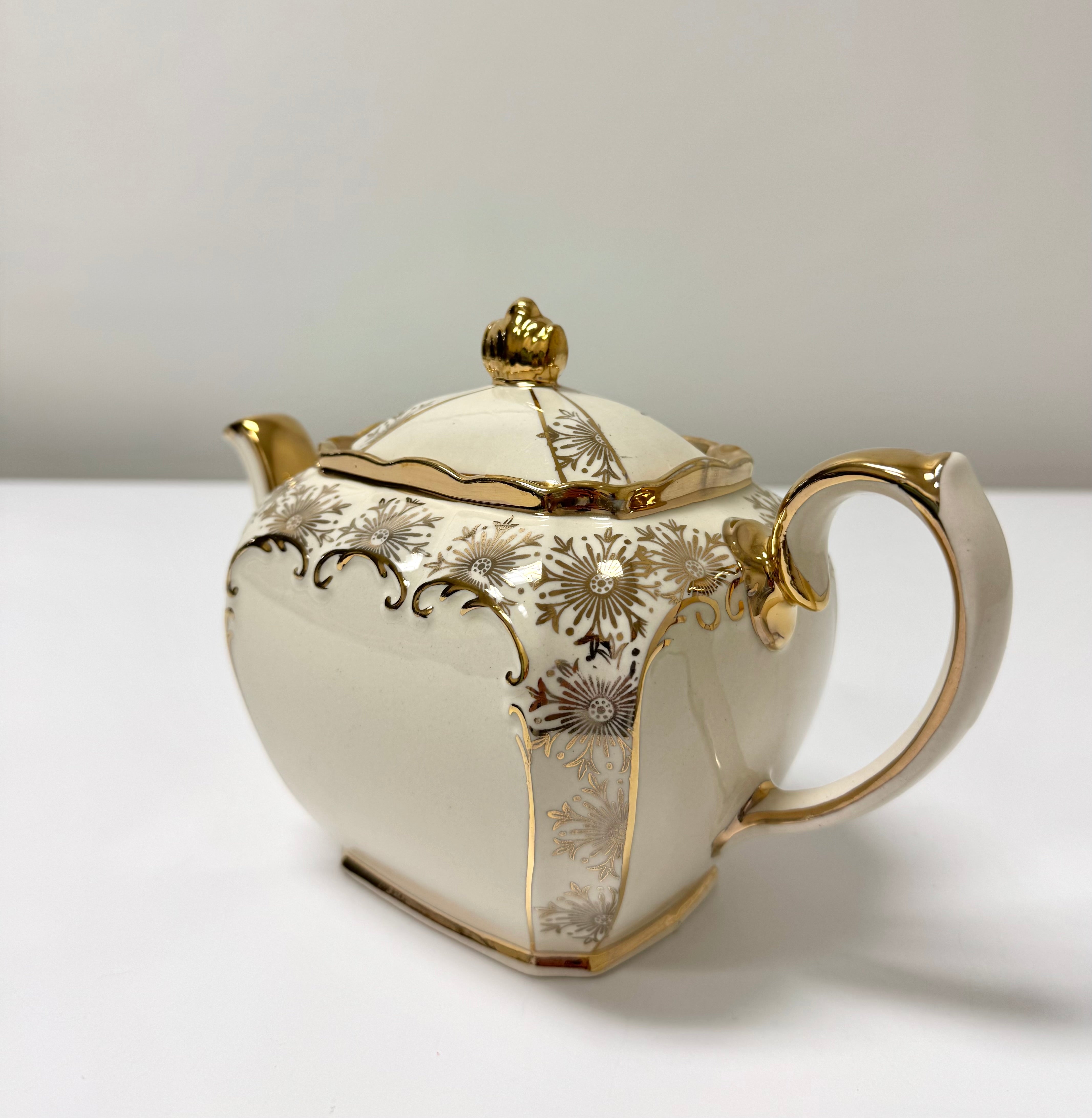 Vintage SADLER 'Cube' Teapot