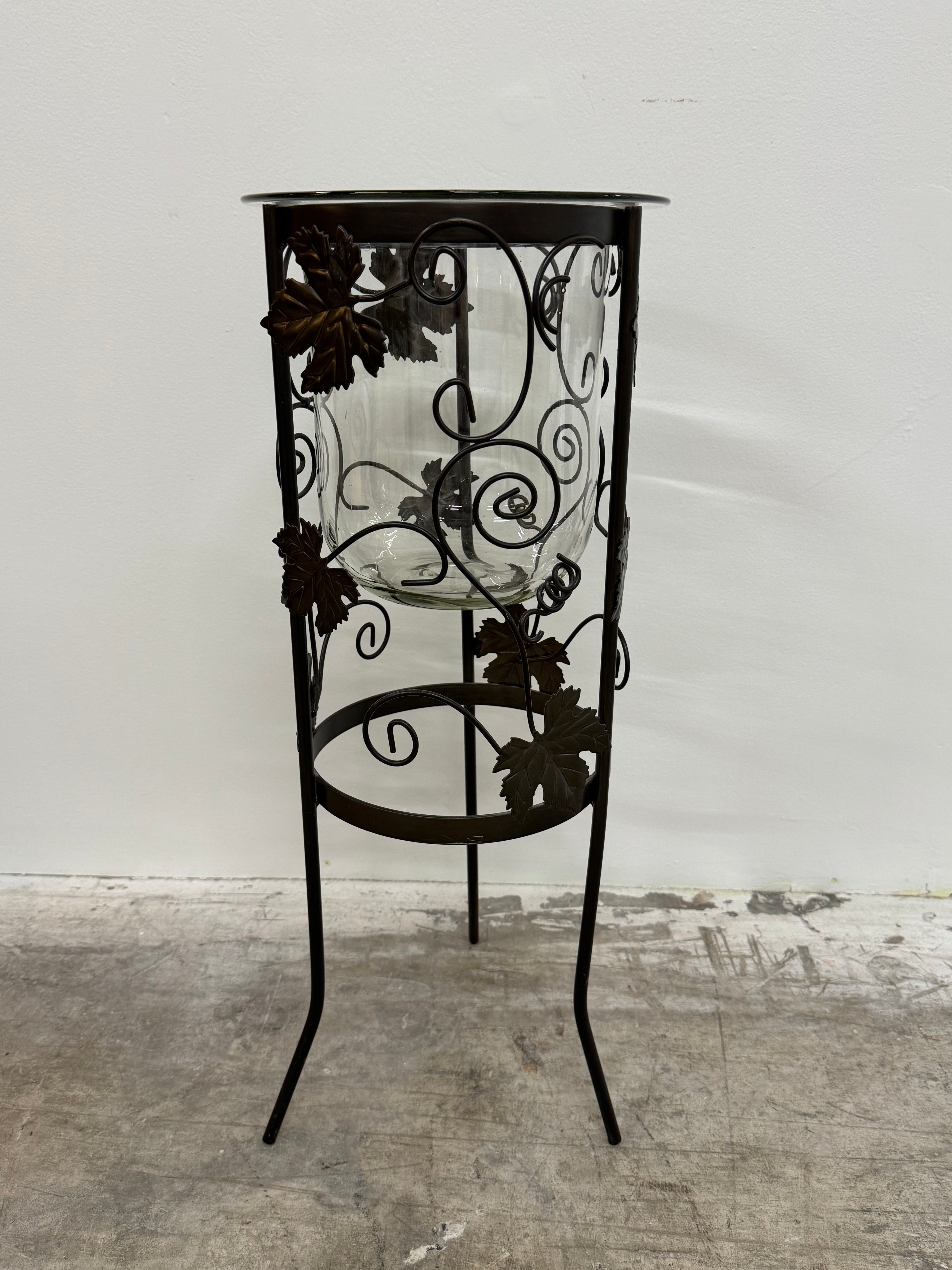 Black Iron Scroll Leaf Hurricane