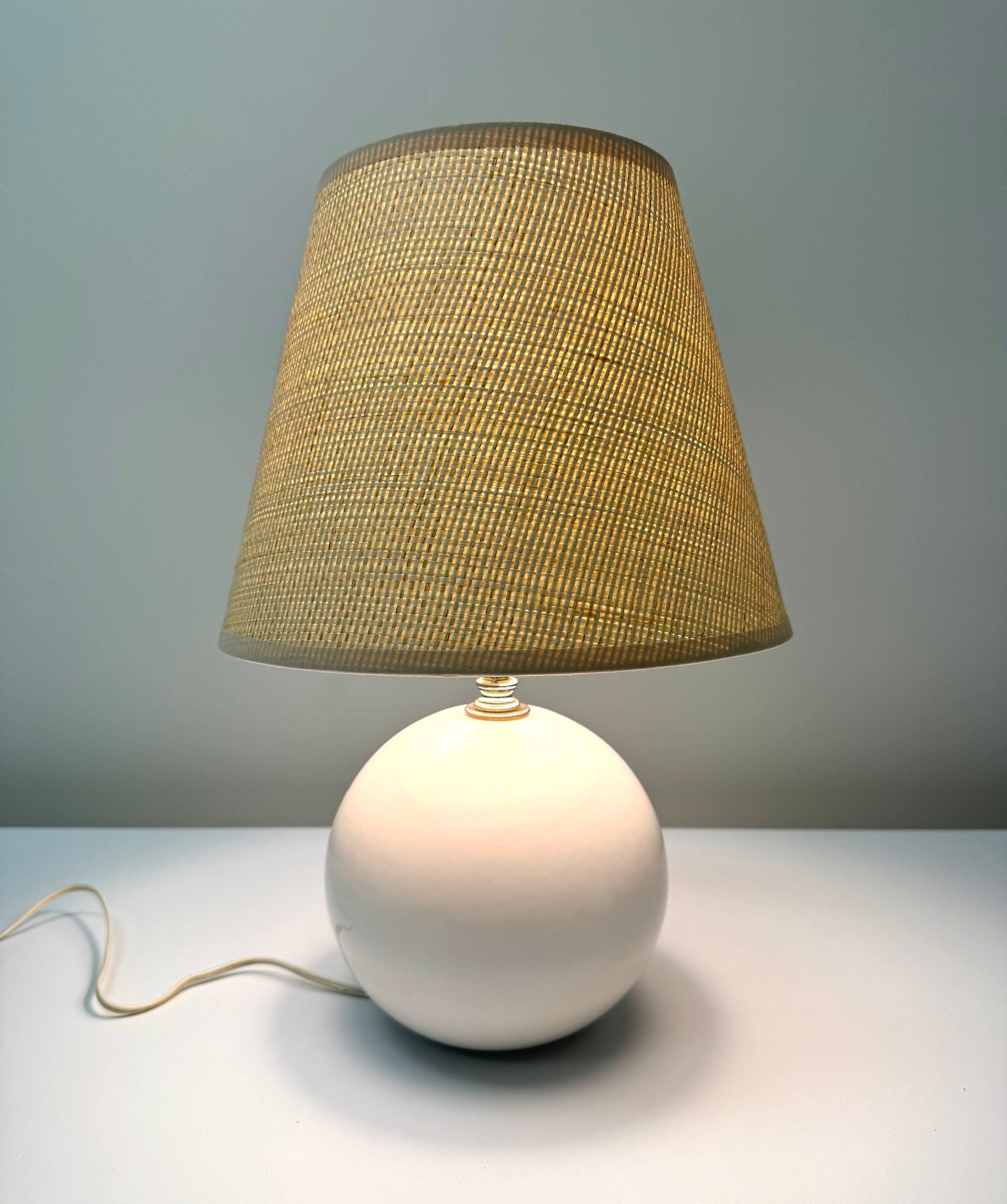 White Ceramic Ball Lamp