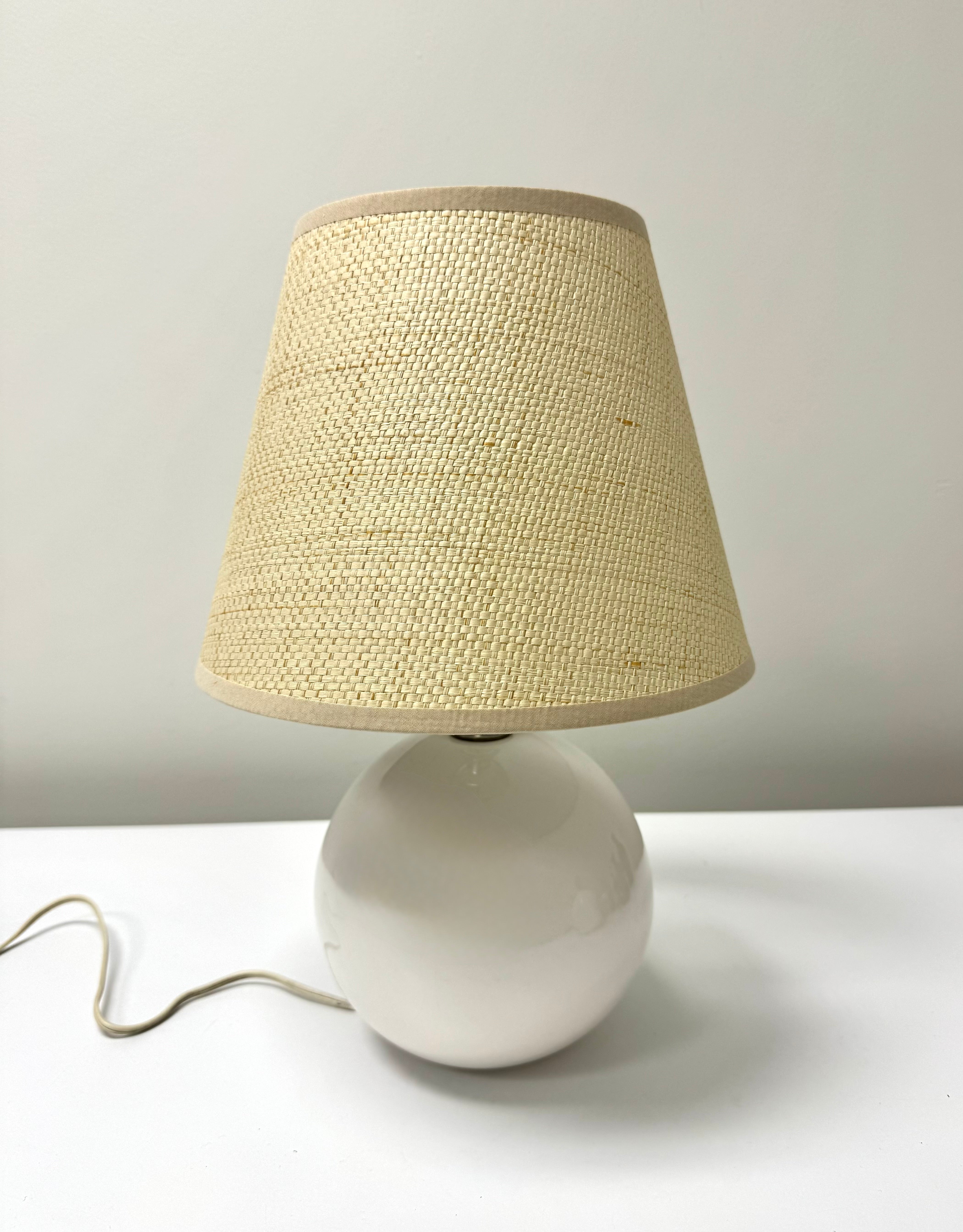 White Ceramic Ball Lamp