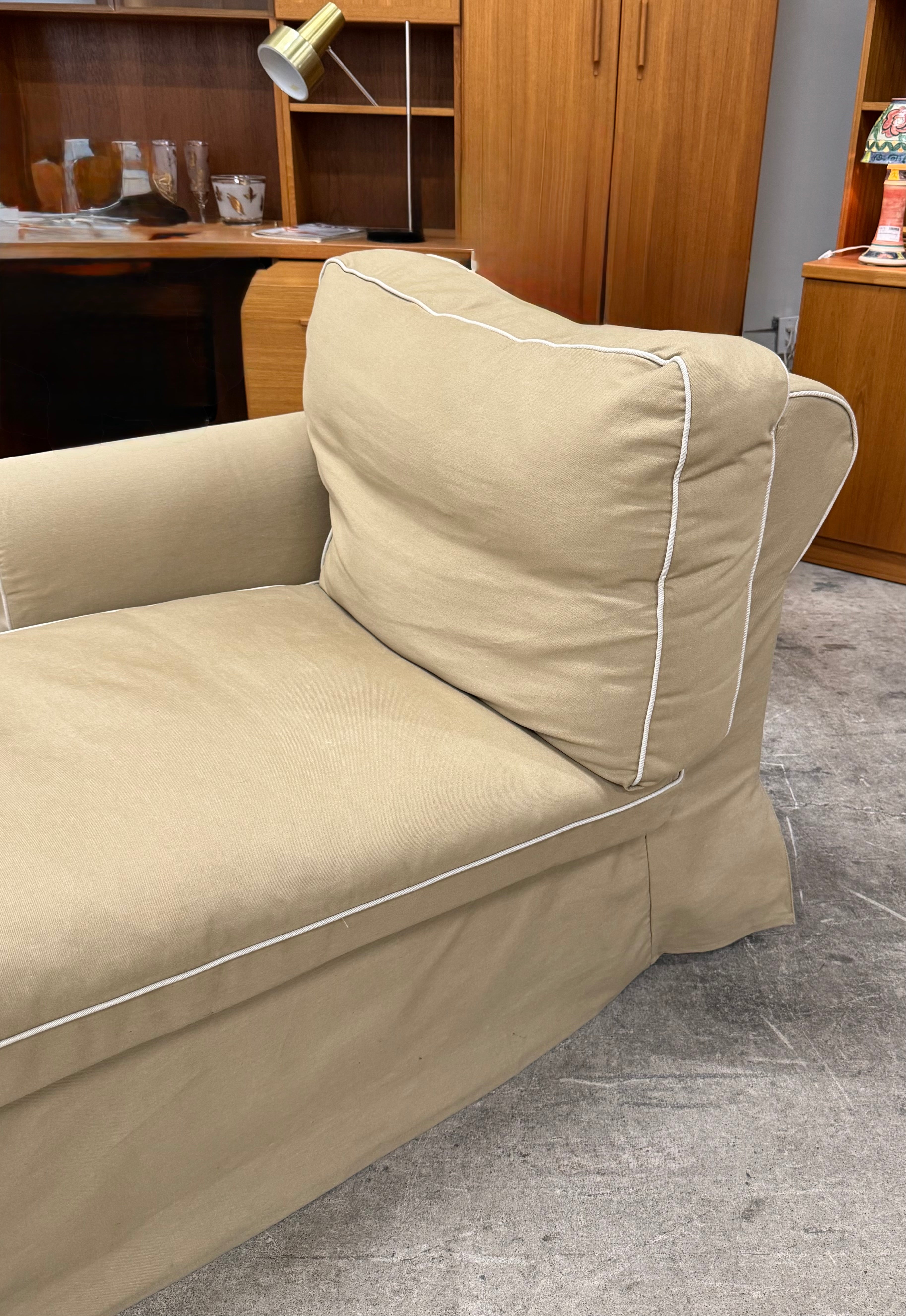 Tan Slipcovered Chaise Longue