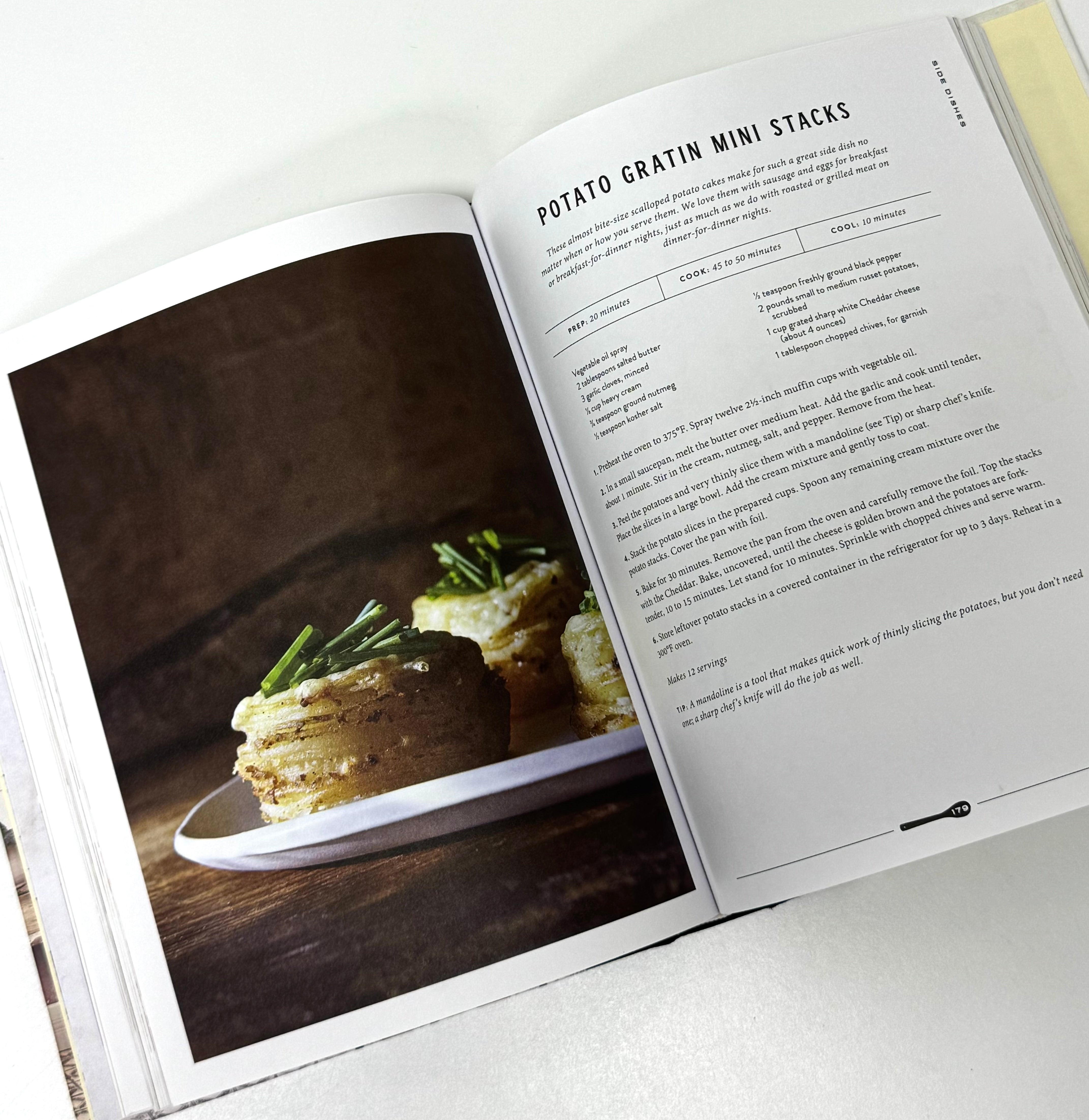 'MAGNOLIA TABLE' Hardcover