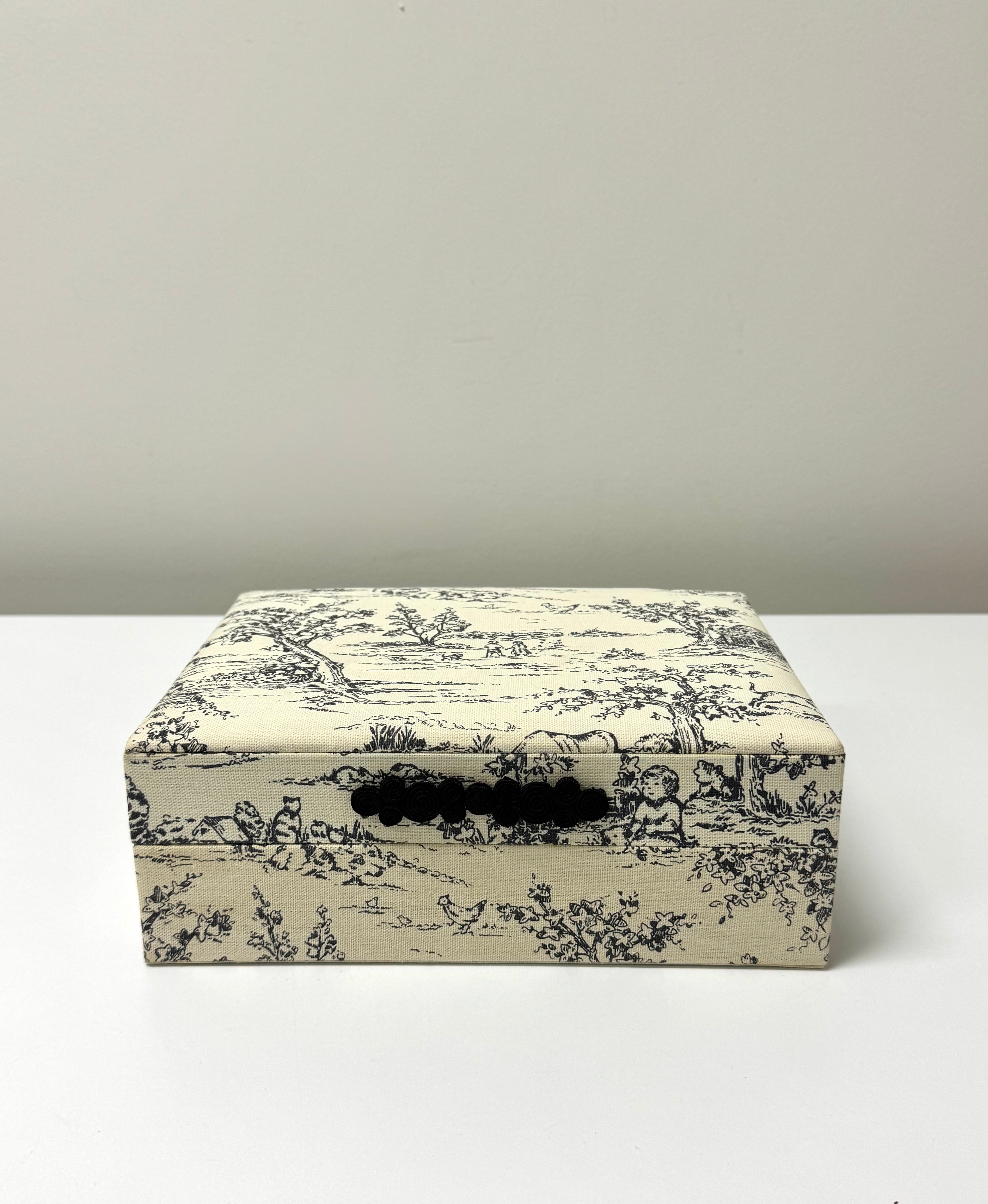 PARTYLITE Black Toile de Jouy Jewellery Box