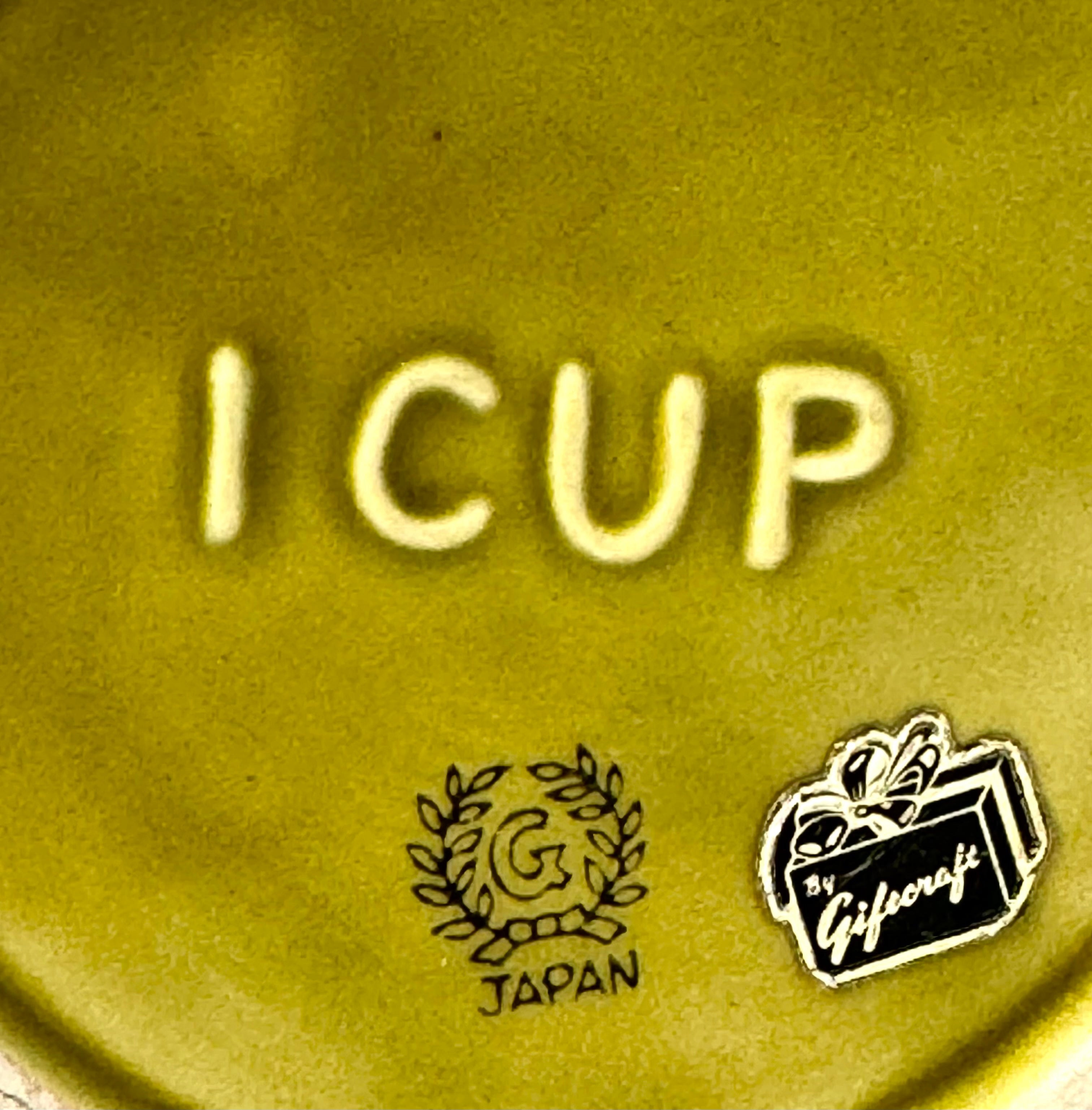 Vintage Harvest Gold Majolica Measuring Cups Set