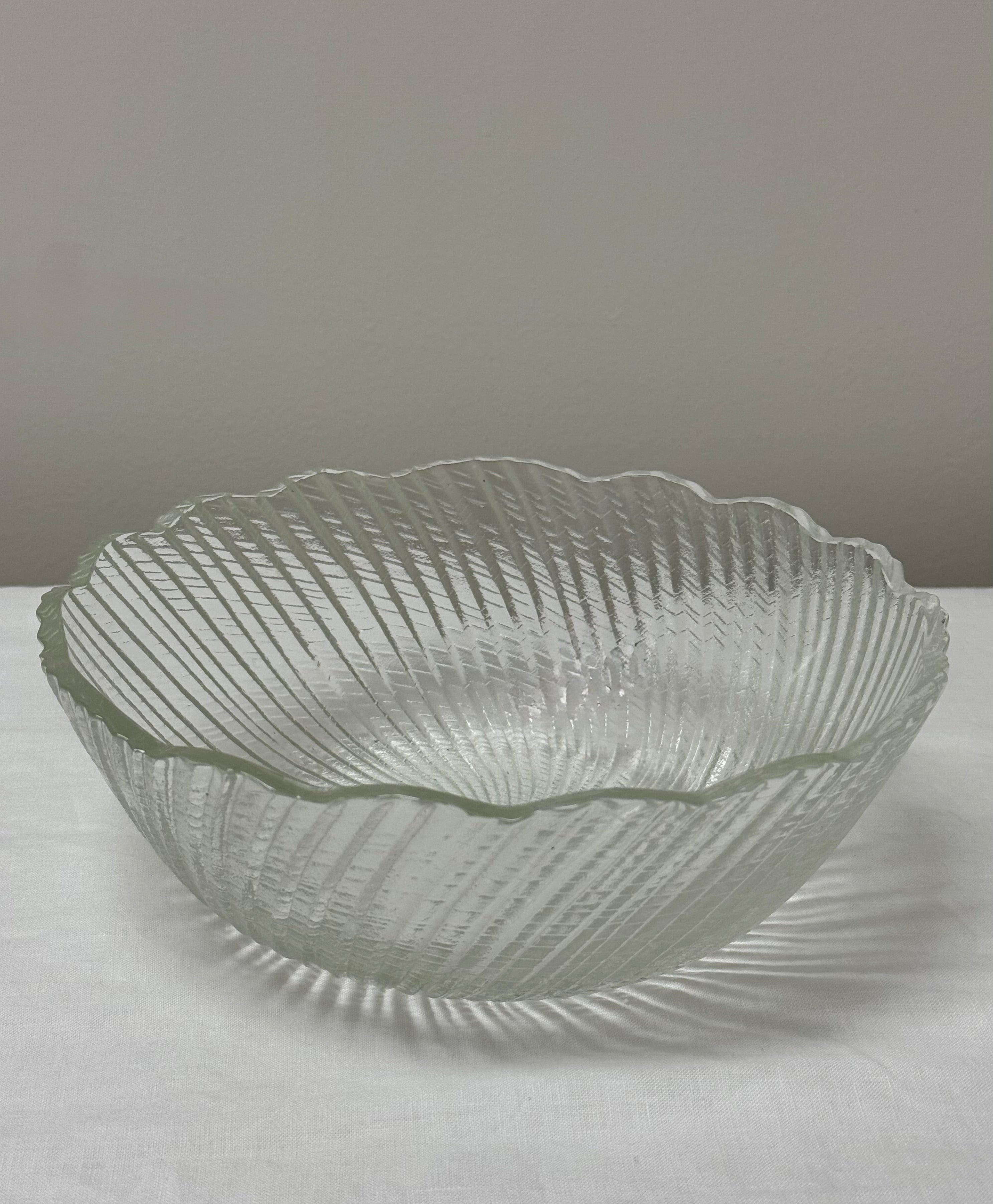 Vintage RIIHIMAKI Pressed Glass 9-1/2" Bowl