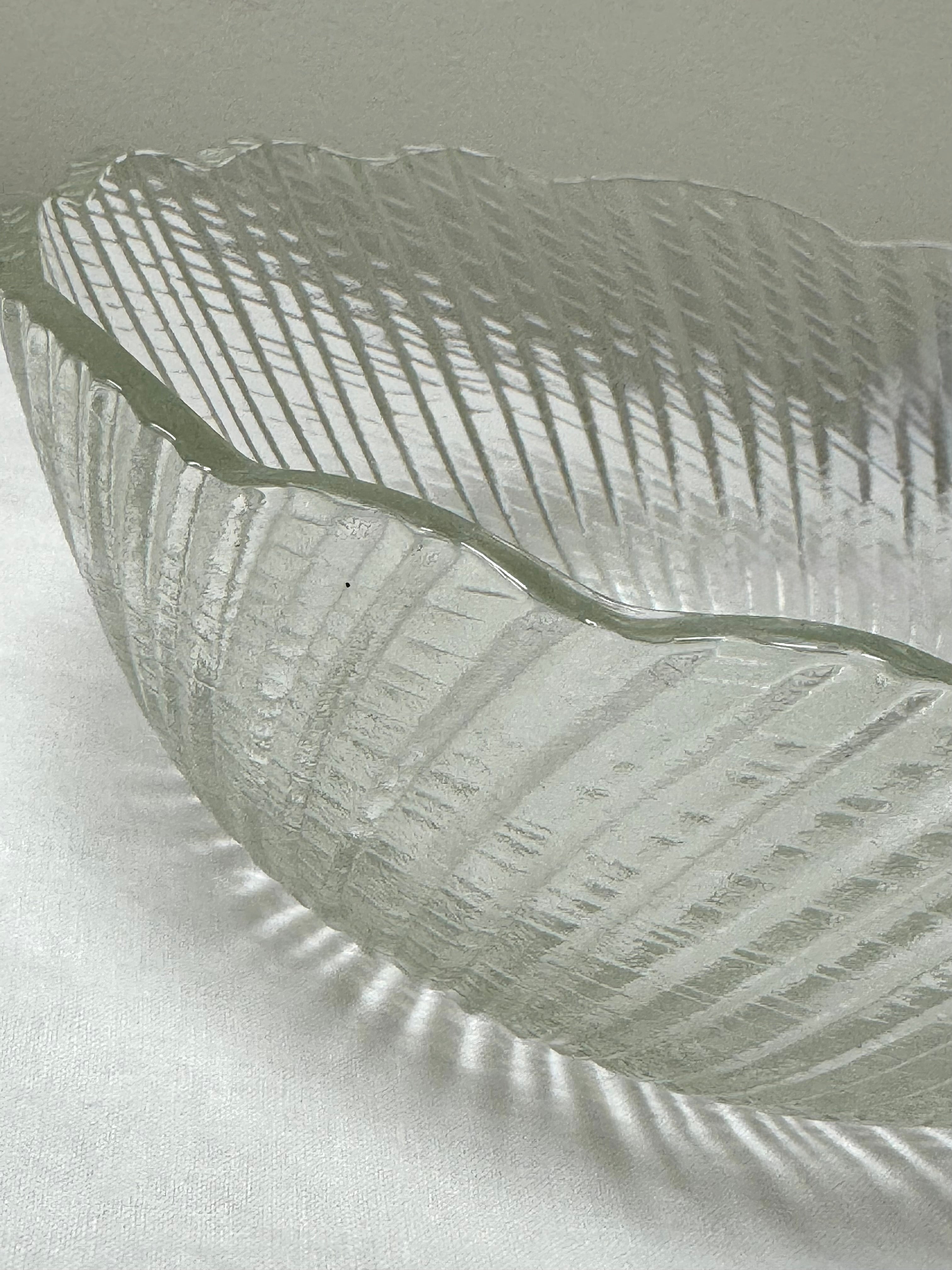Vintage RIIHIMAKI Pressed Glass 9-1/2" Bowl