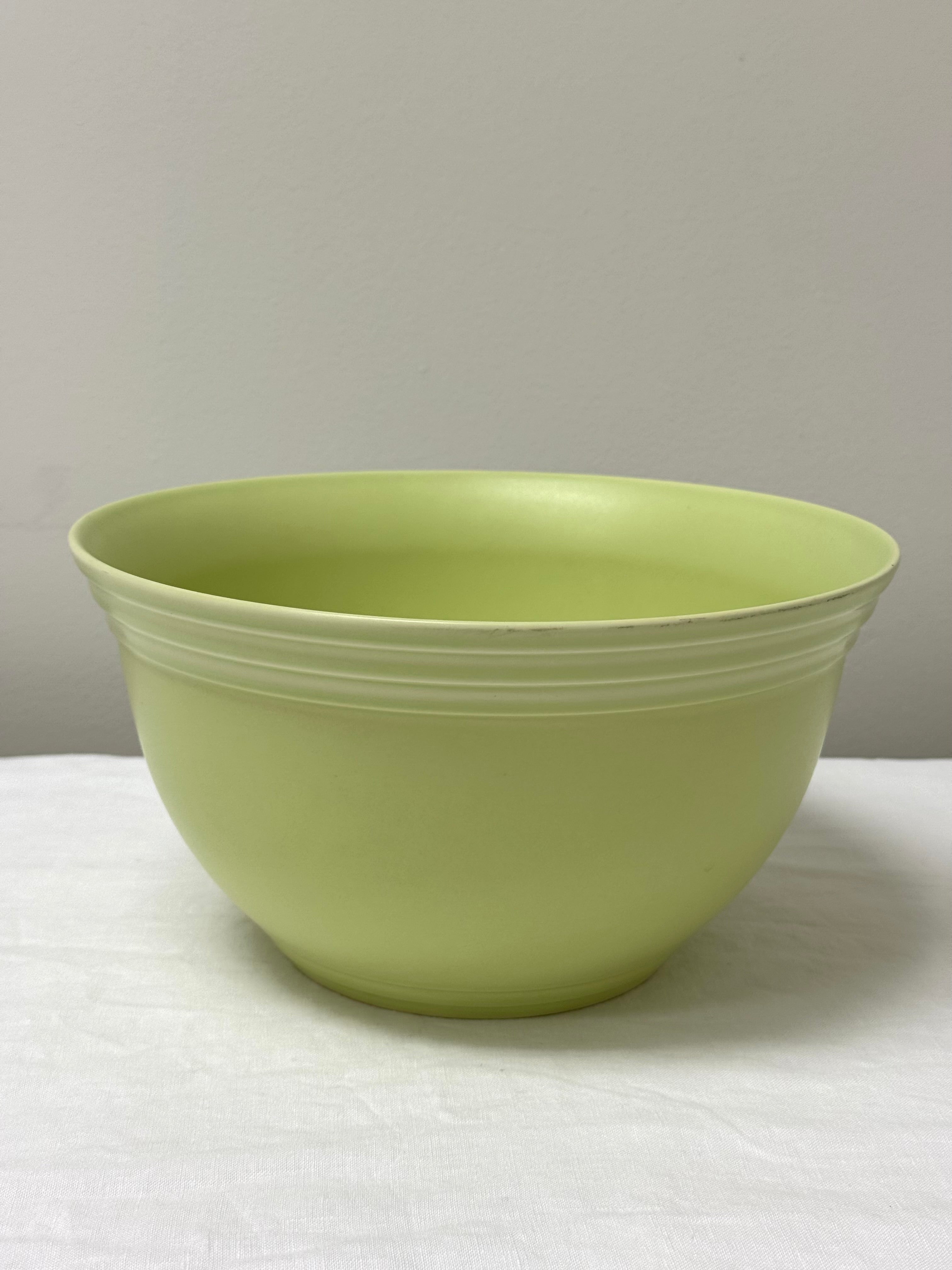 PFALTZGRAFF Pistachio 10" Bowl