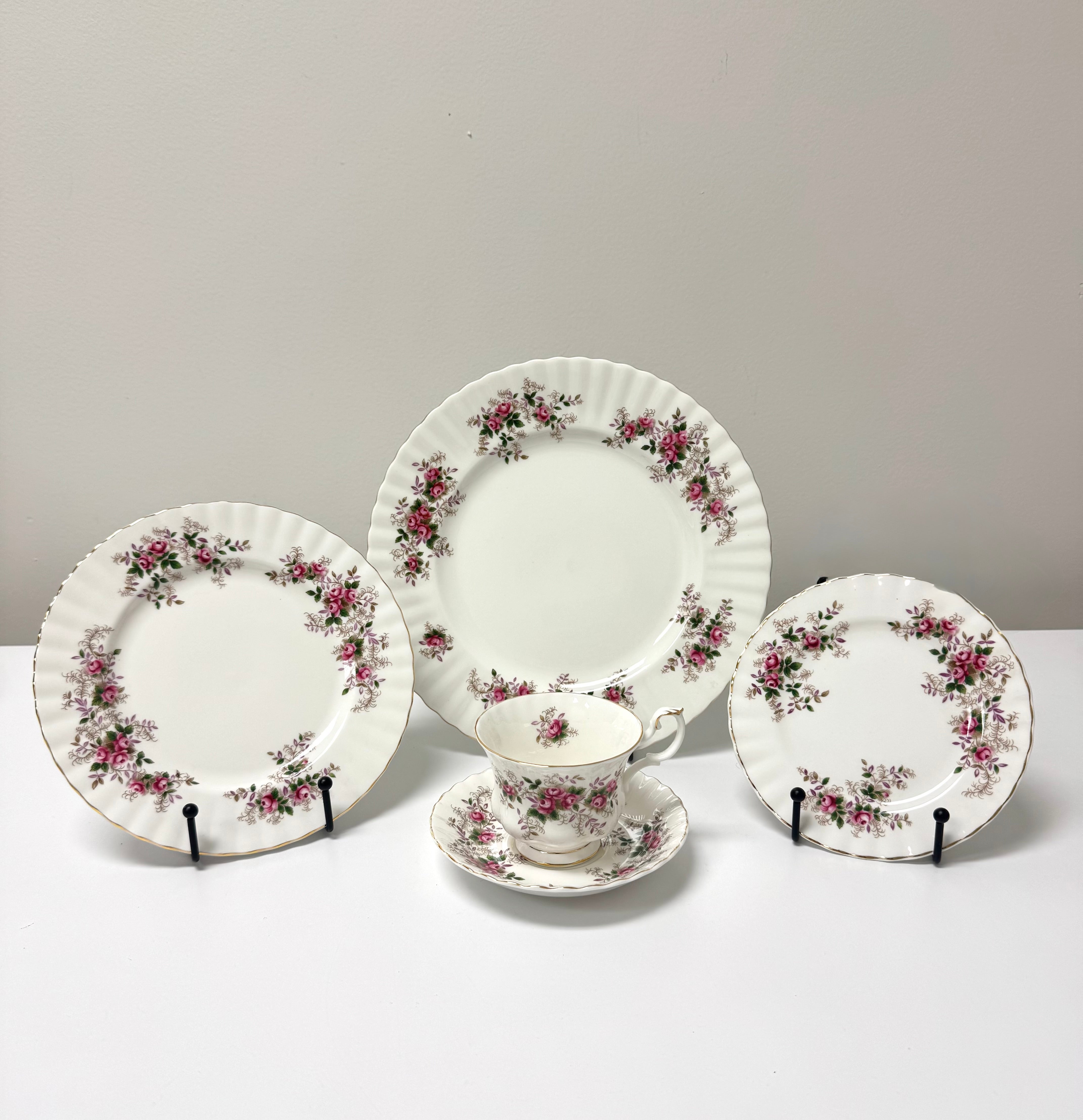 ROYAL ALBERT 'Lavender Rose' Dinnerware Set for 8 Plus Extras
