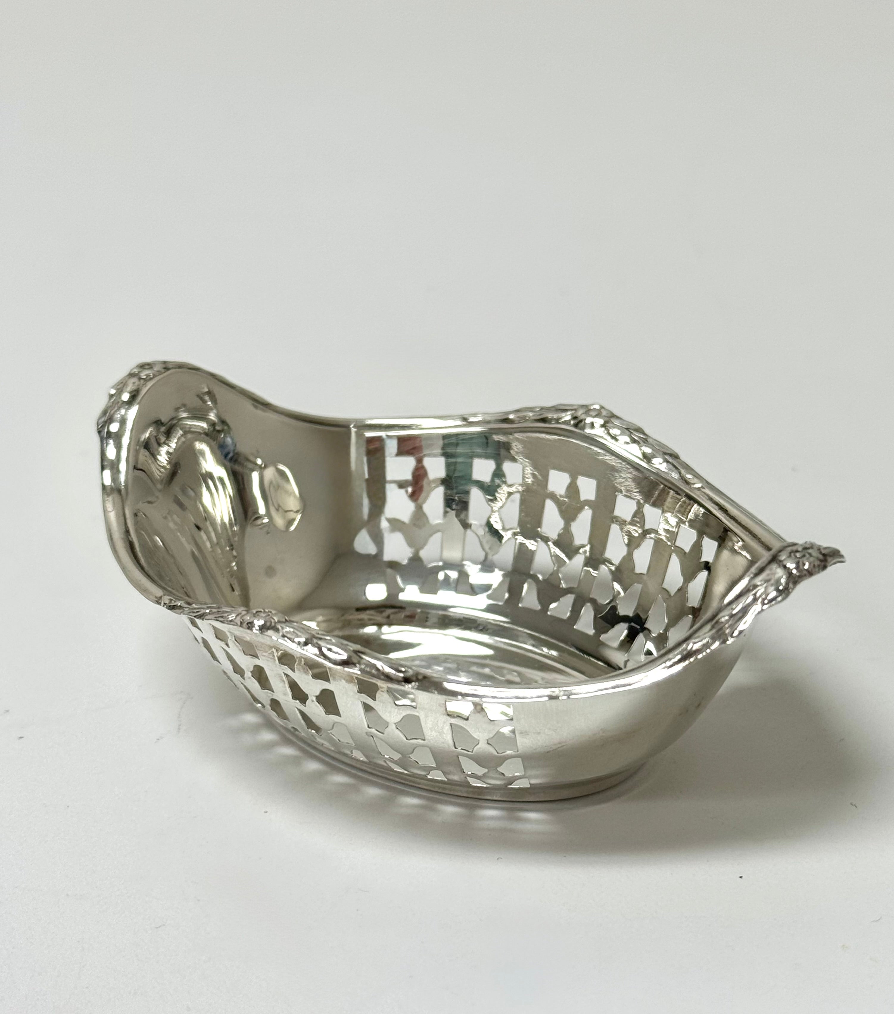 RODEN BROS. Sterling Nut Dish