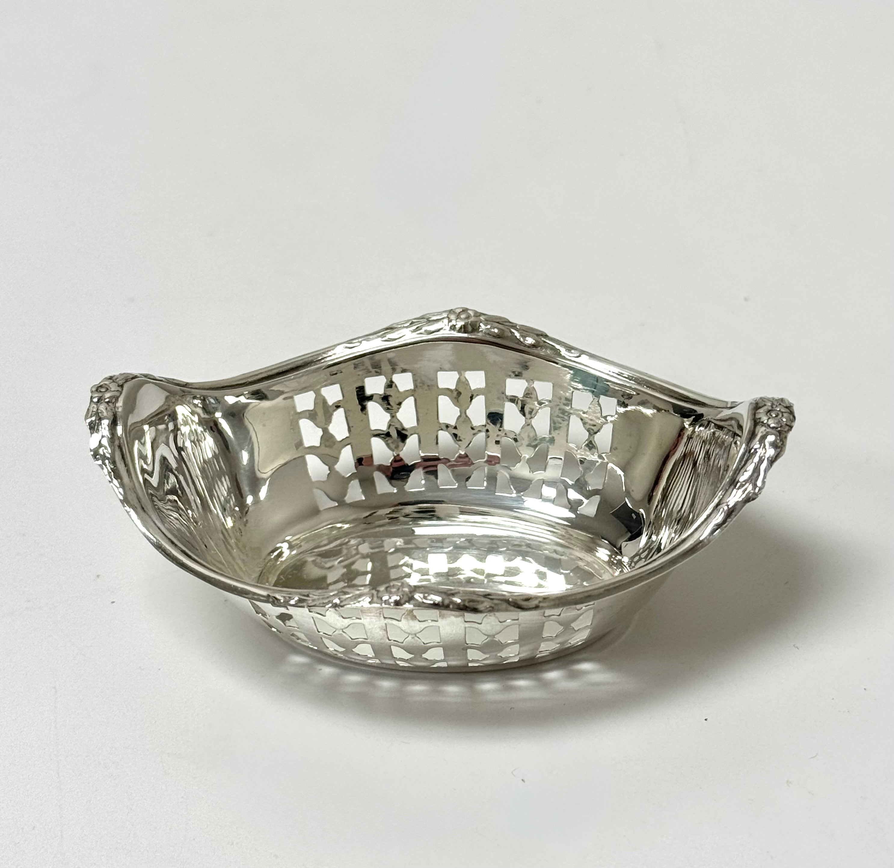 RODEN BROS. Sterling Nut Dish