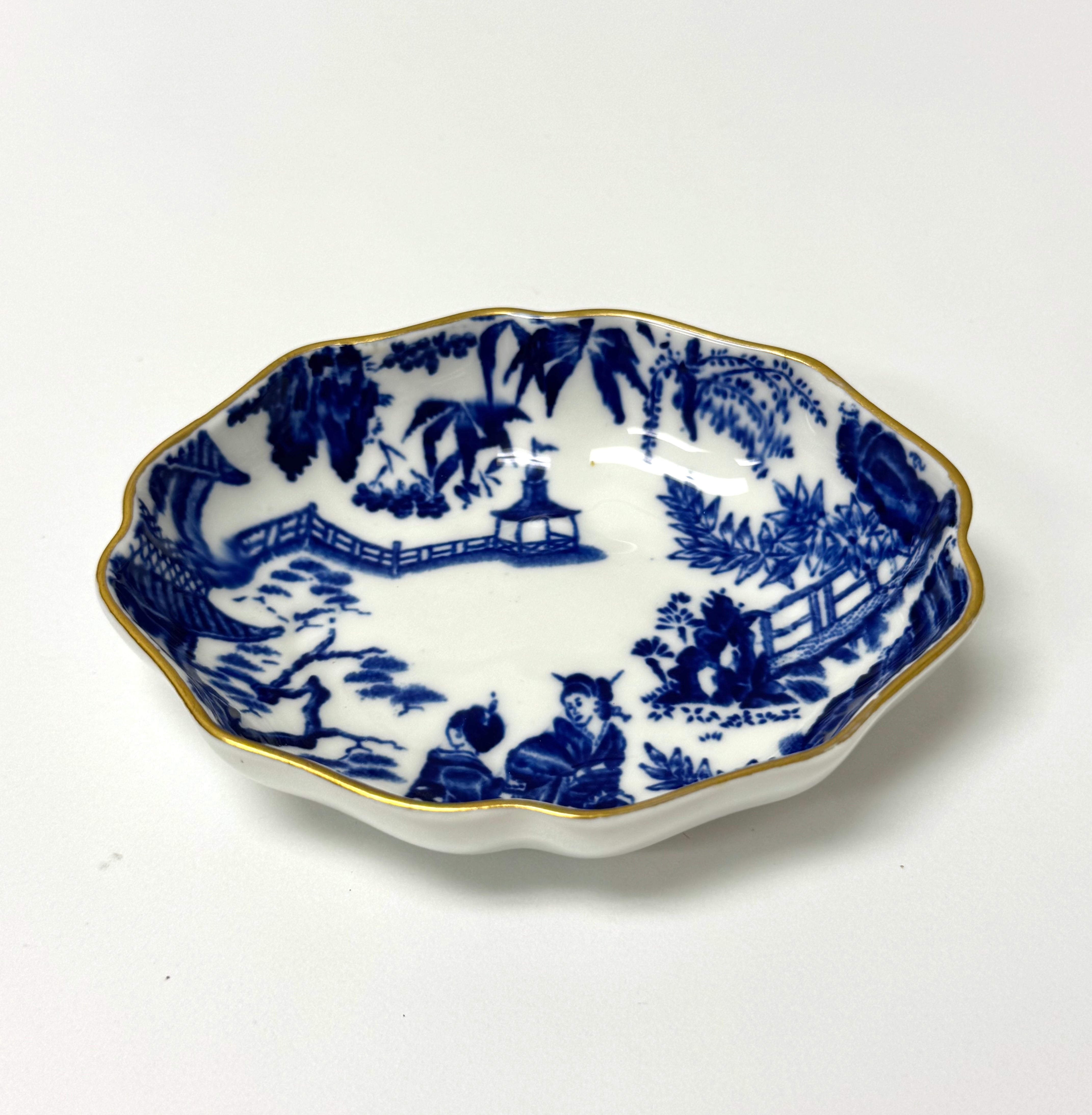 ROYAL CROWN DERBY 'Mikado' Small Oval Dish