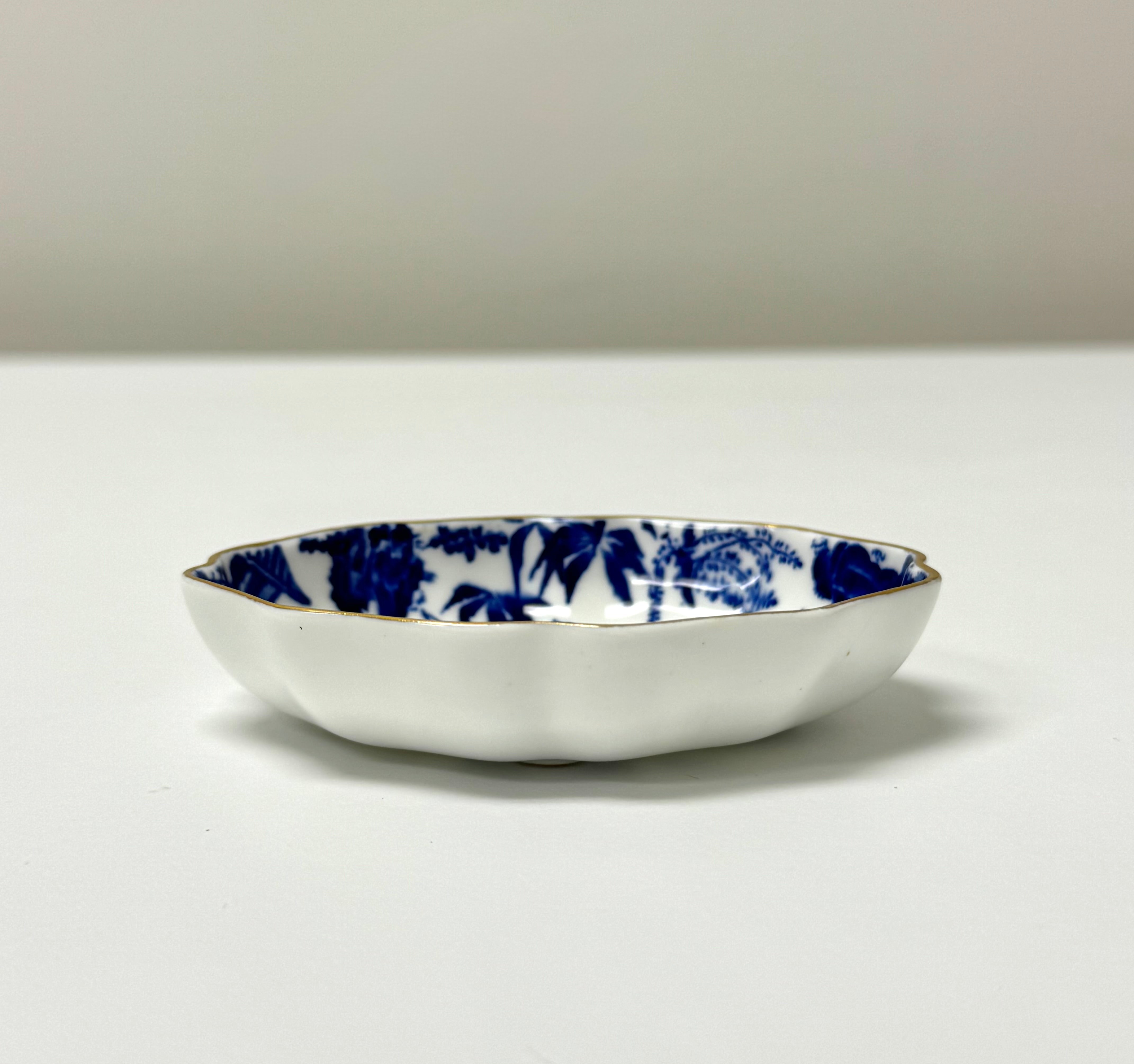 ROYAL CROWN DERBY 'Mikado' Small Oval Dish