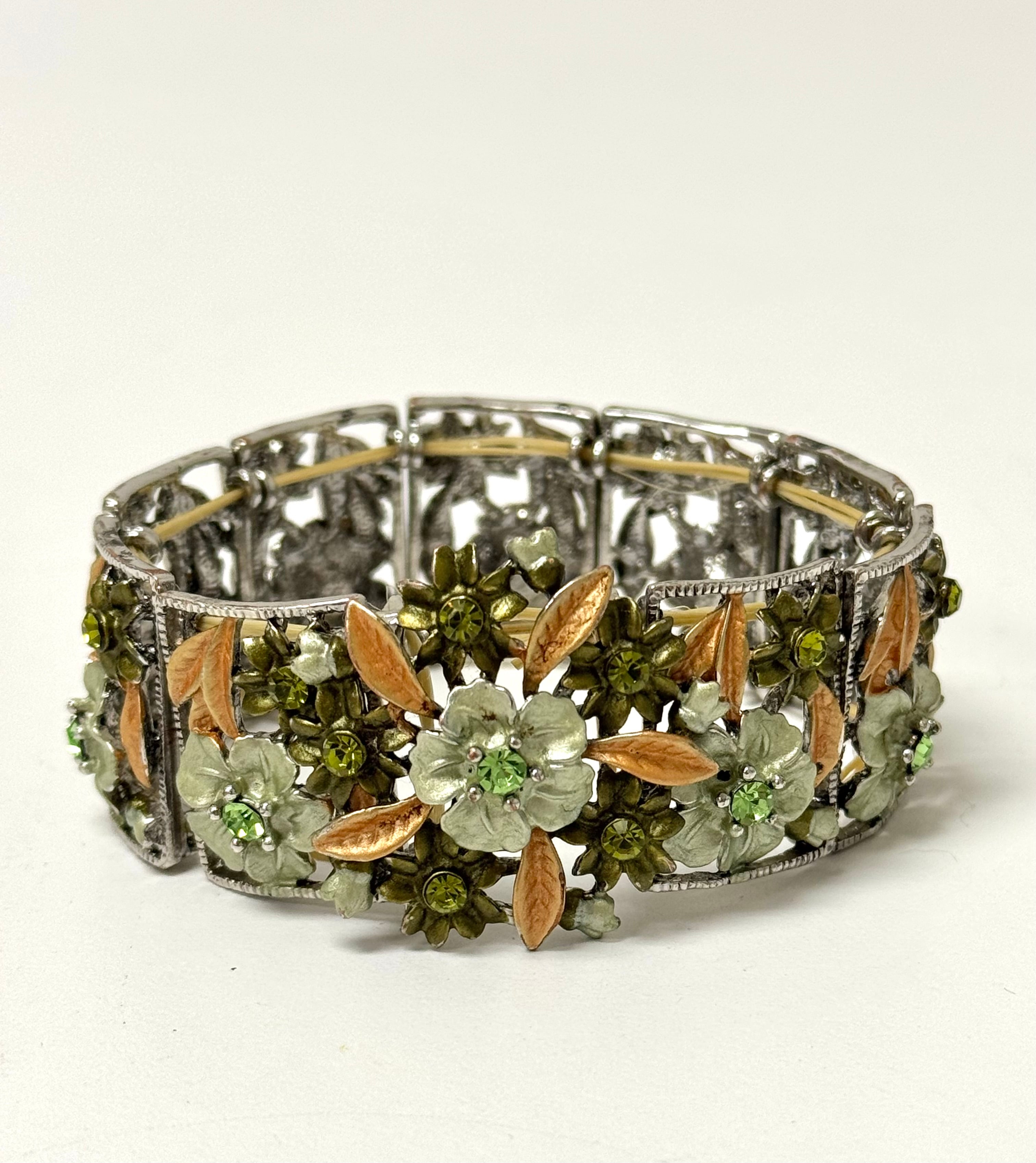 Green Floral & Crystal Stretch Bracelet